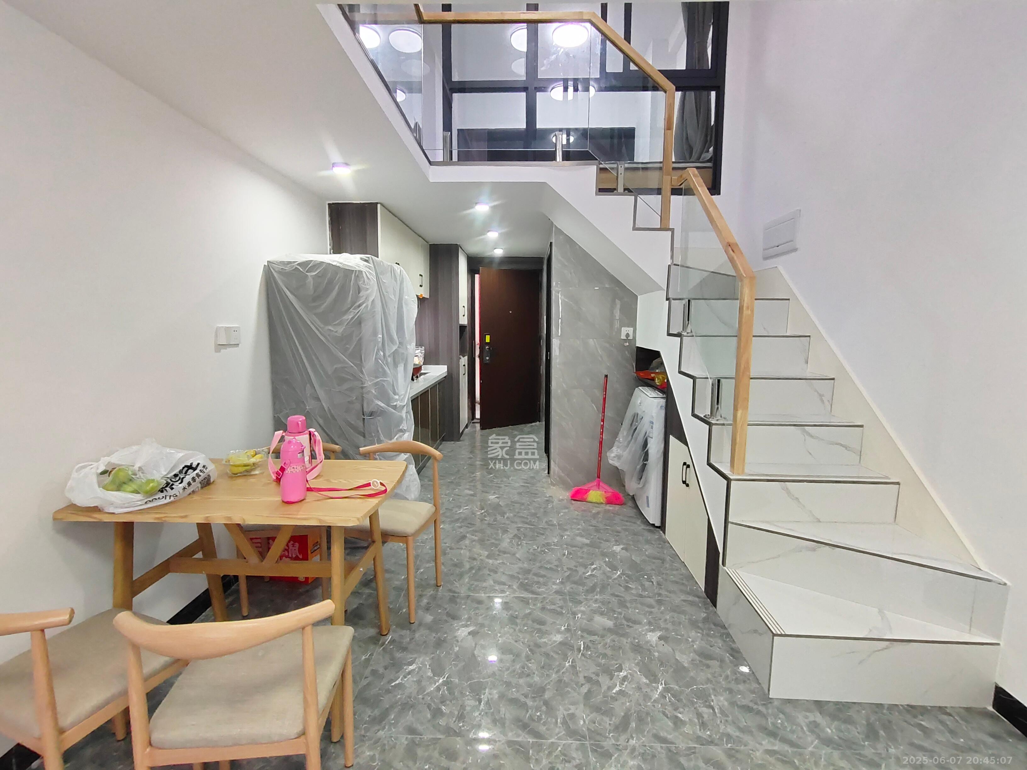 信诚湘江揽月（至善美景大厦）  1室0厅0卫   1600.00元/月室内图