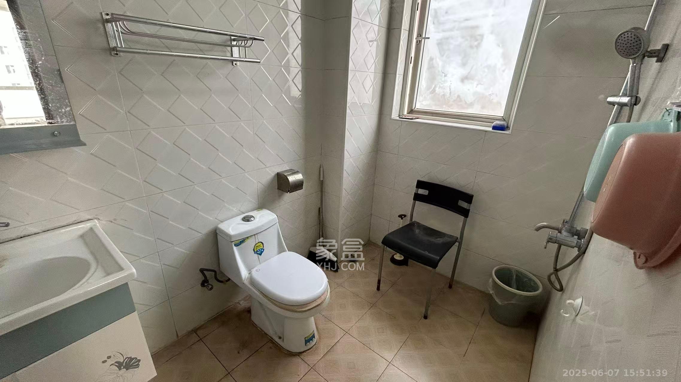 中房F联邦  3室2厅1卫    2200.0元/月 中房F联邦  3室2厅1卫    2200.0元/月室内图