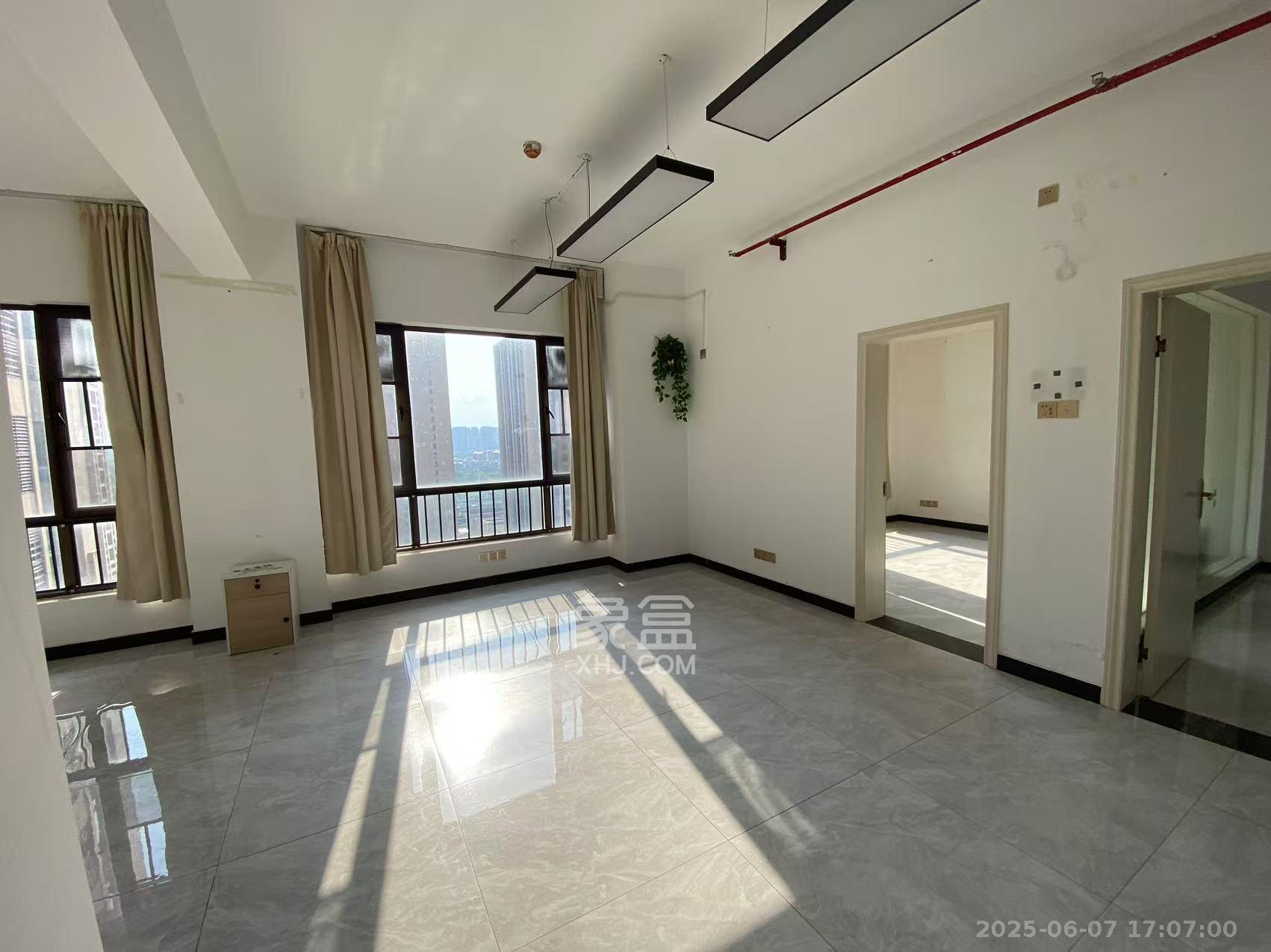 合能洋湖公馆   130.62㎡      6000.0元/月室内图