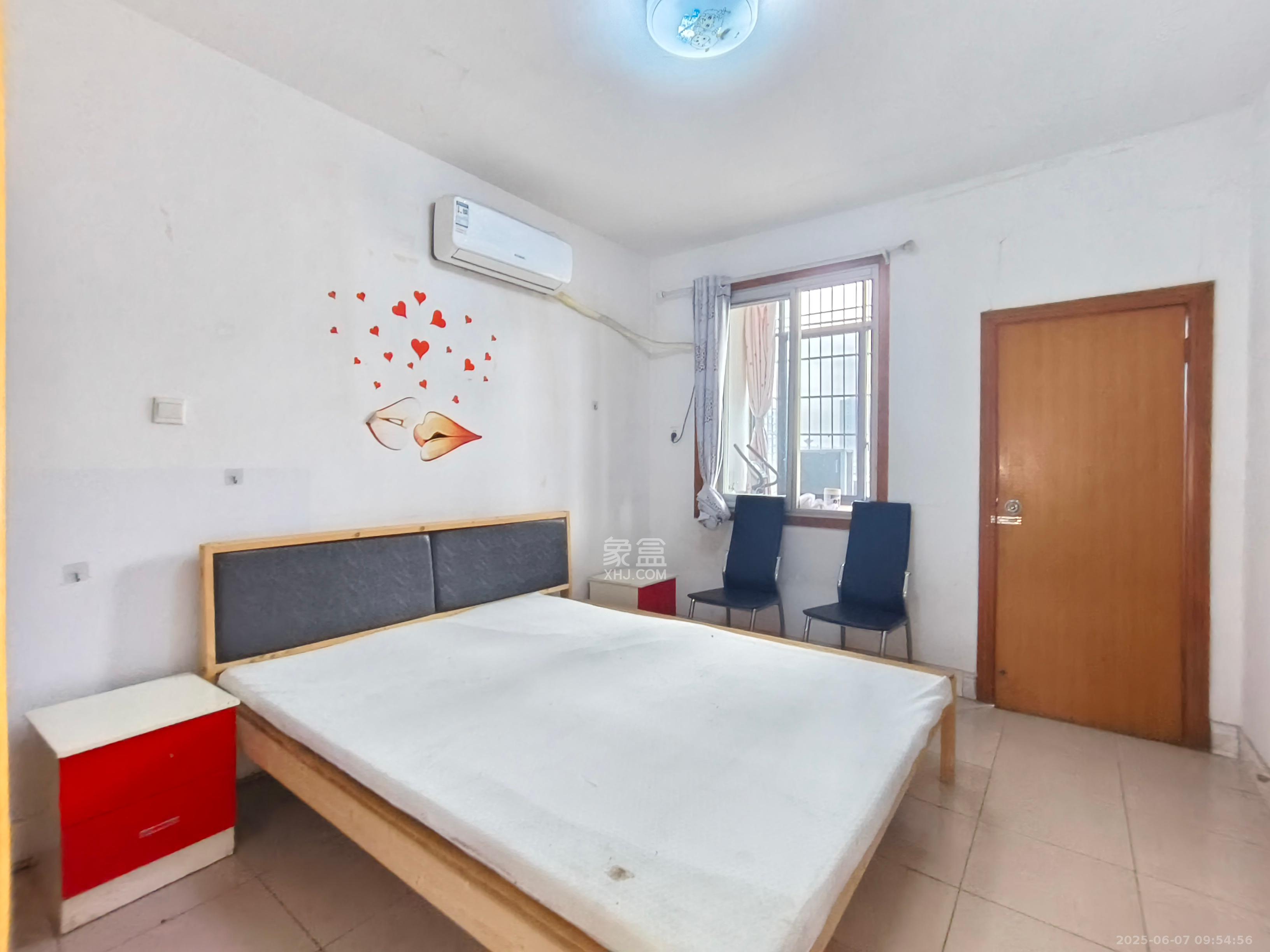 蒋家垅社区 2室1厅1卫 1300.0元/月 蒋家垅社区 2室1厅1卫 1300.0元/月室内图