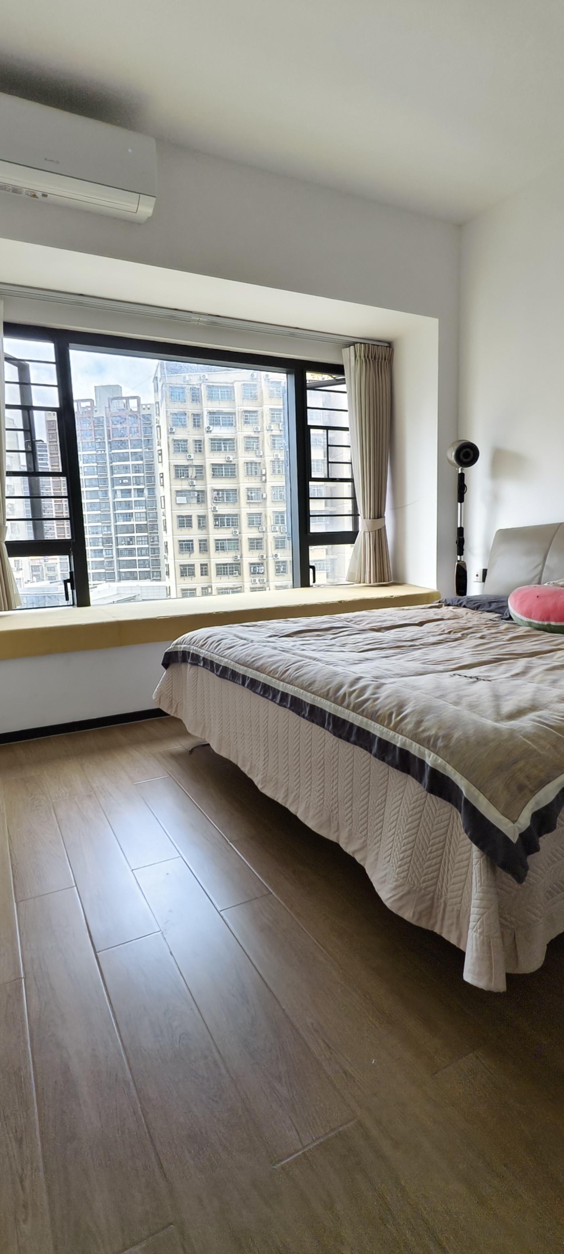 中海汇德里  1室0厅0卫    290.0万 中海汇德里  1室0厅0卫    290.0万客厅