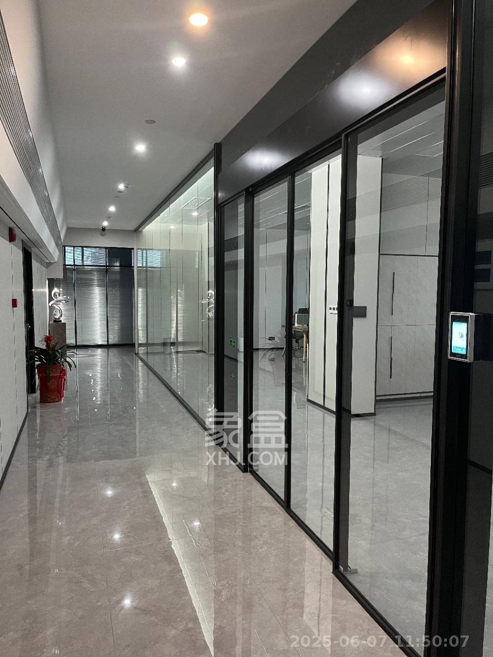 京武浪琴山三期(京武中心) 4室1厅1卫 38000.0元/月 京武浪琴山三期(京武中心) 4室1厅1卫 38000.0元/月室内图