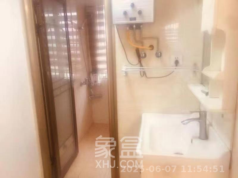 佛奥康桥水岸  3室2厅2卫   1500.00元/月室内图