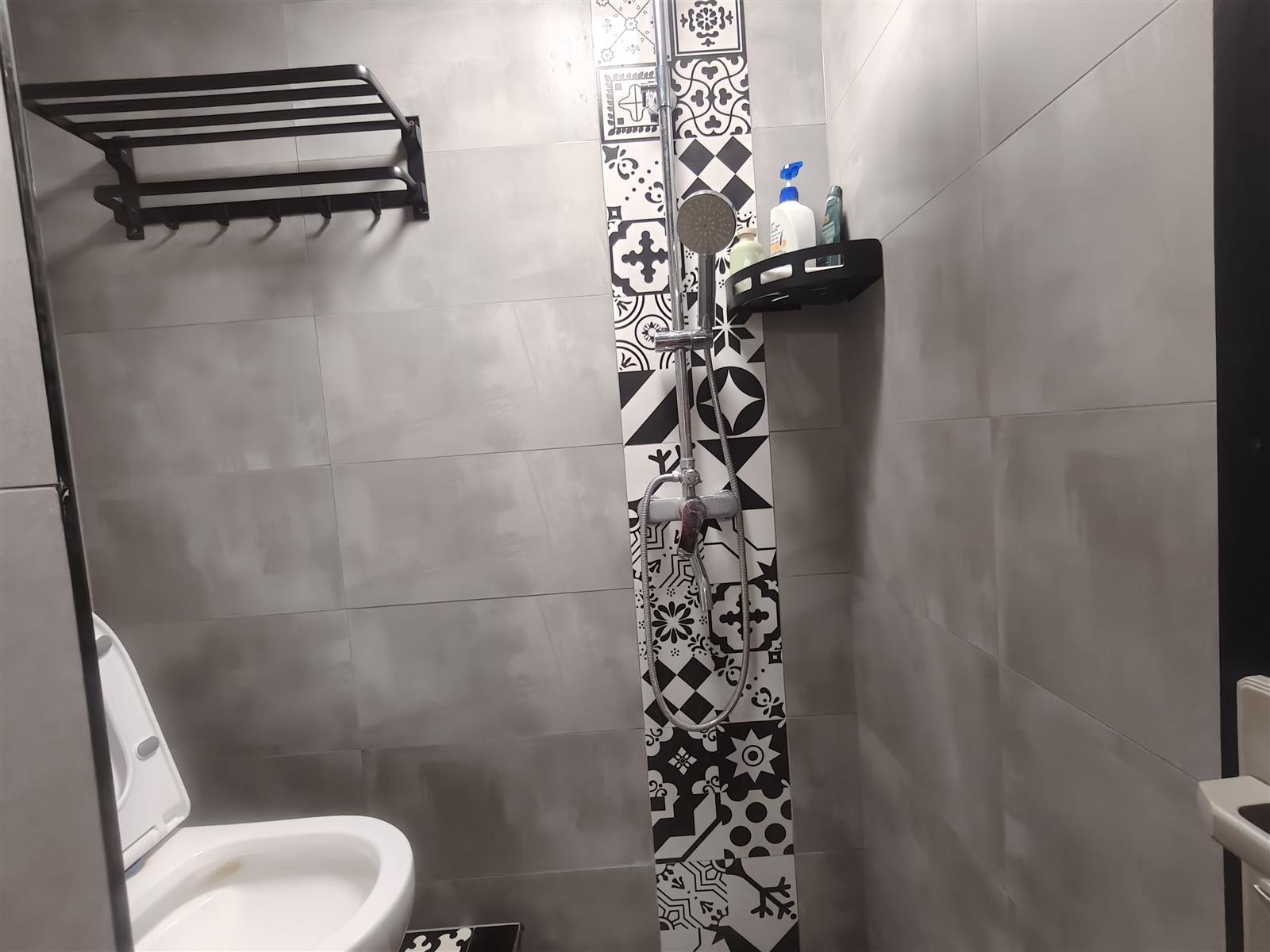 高盛澧园一二期  3室2厅1卫    39.8万 高盛澧园一二期  3室2厅1卫    39.8万客厅