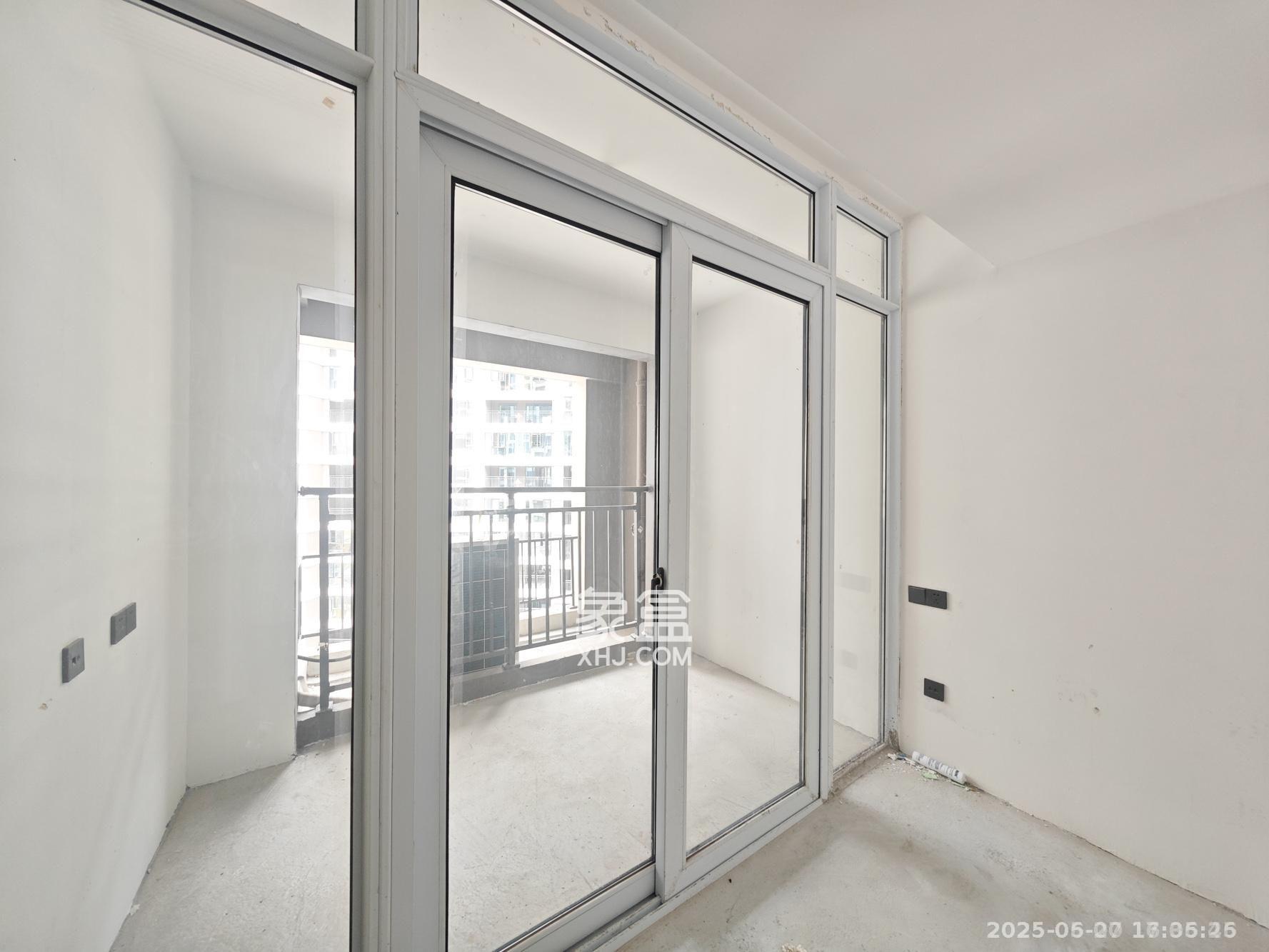 金地都会风華  4室2厅2卫    3500.0元/月室内图