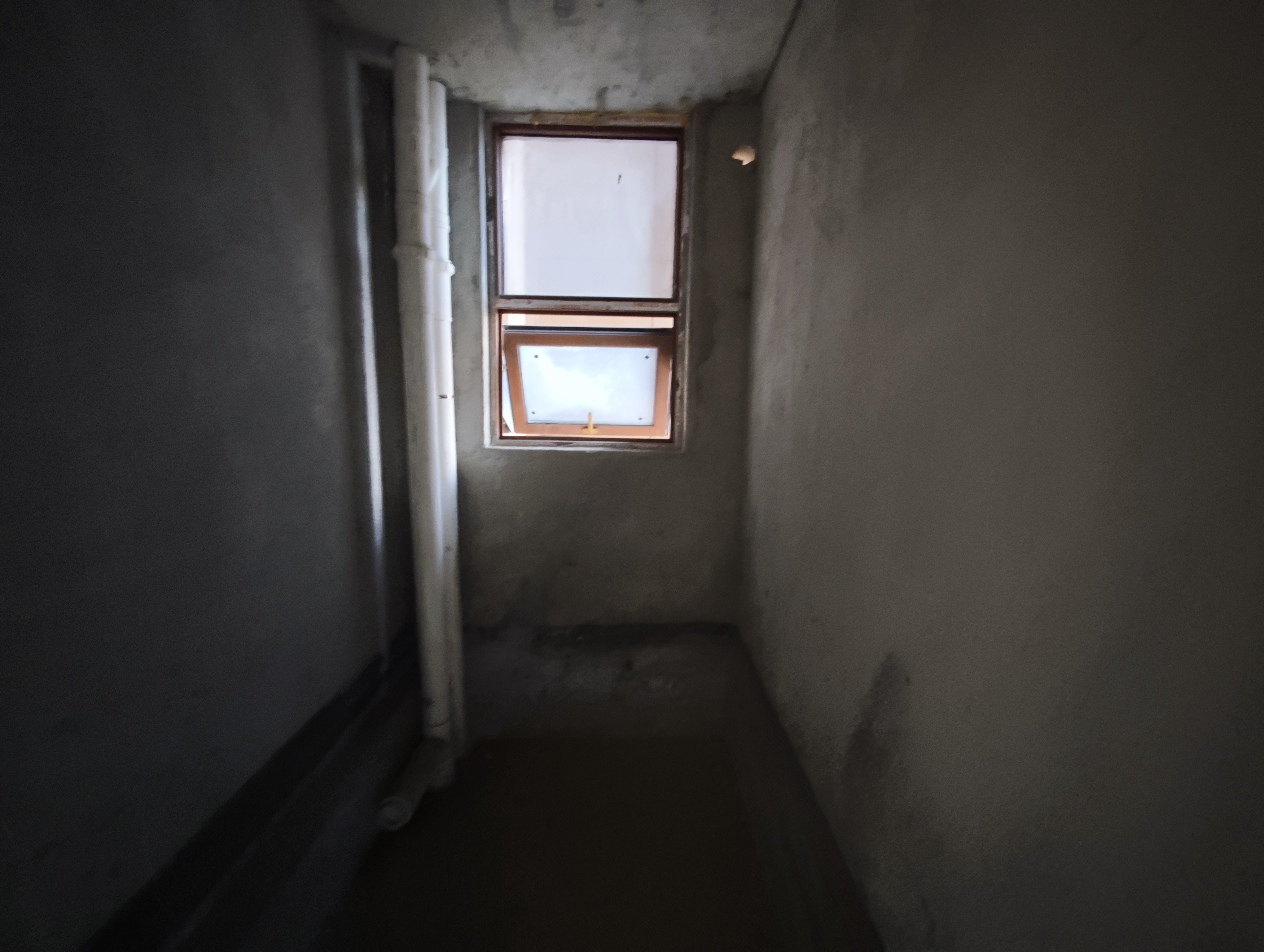 新科苑  3室2厅2卫    75.0万客厅