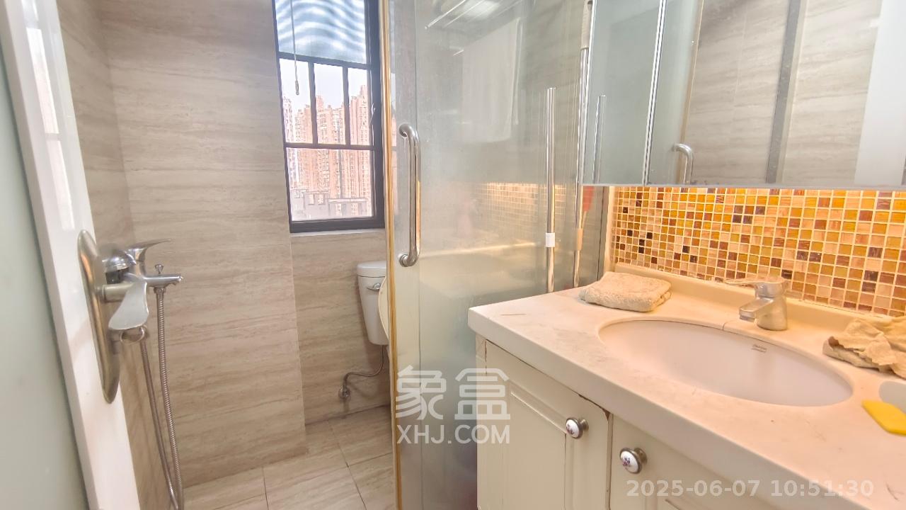 双湾国际（湘江御景花园）  2室1厅1卫   1900.00元/月室内图