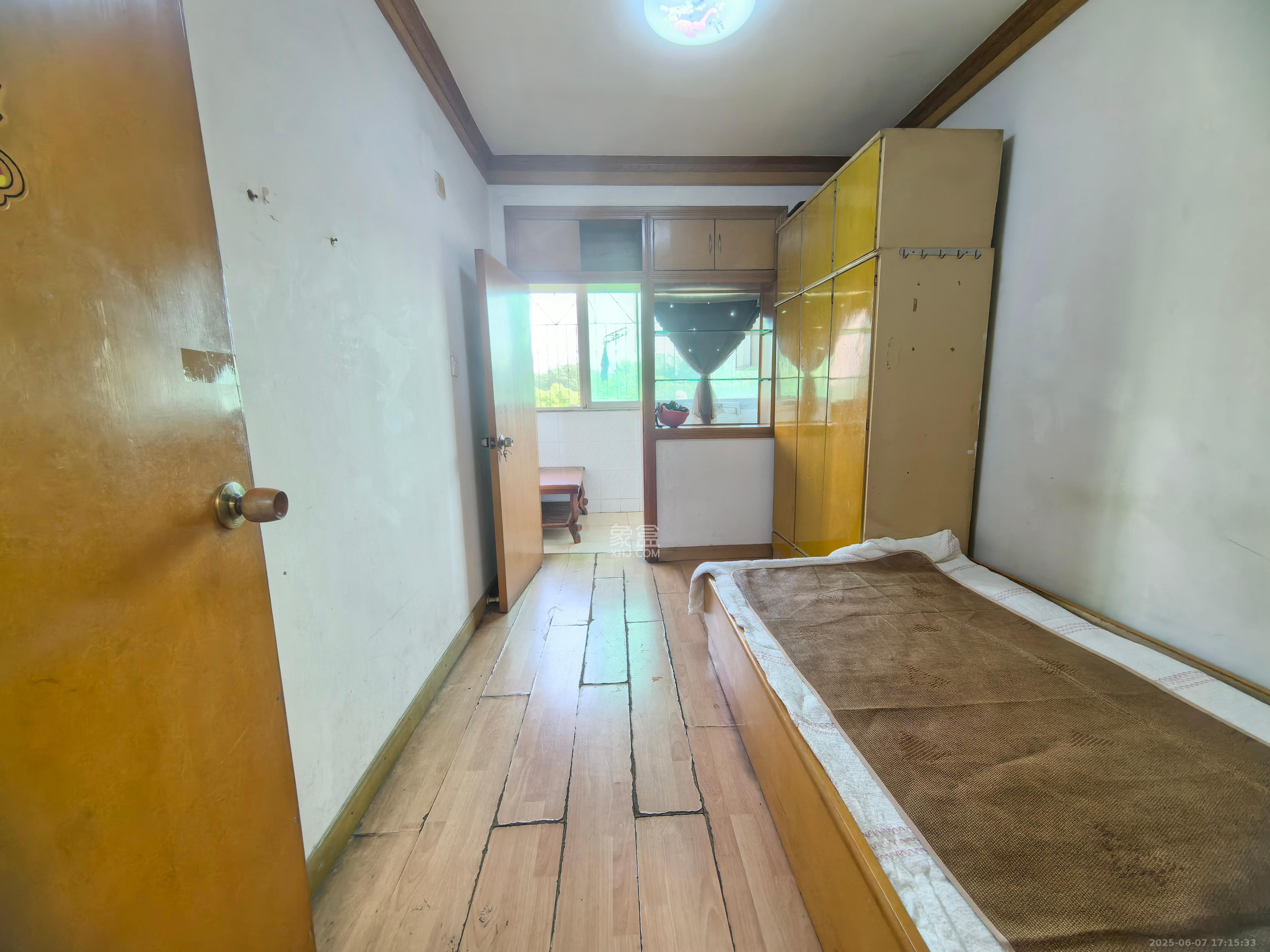 新天小区  2室1厅1卫    1000.0元/月 新天小区  2室1厅1卫    1000.0元/月室内图