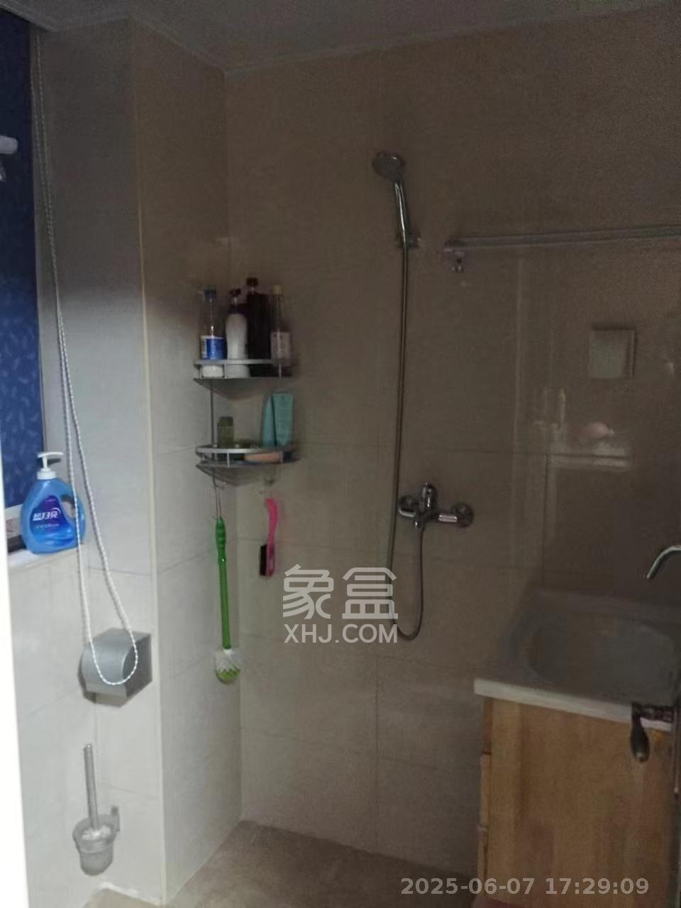 中信凯旋蓝岸(中信新城三期) 1室1厅1卫 1300.0元/月 中信凯旋蓝岸(中信新城三期) 1室1厅1卫 1300.0元/月室内图