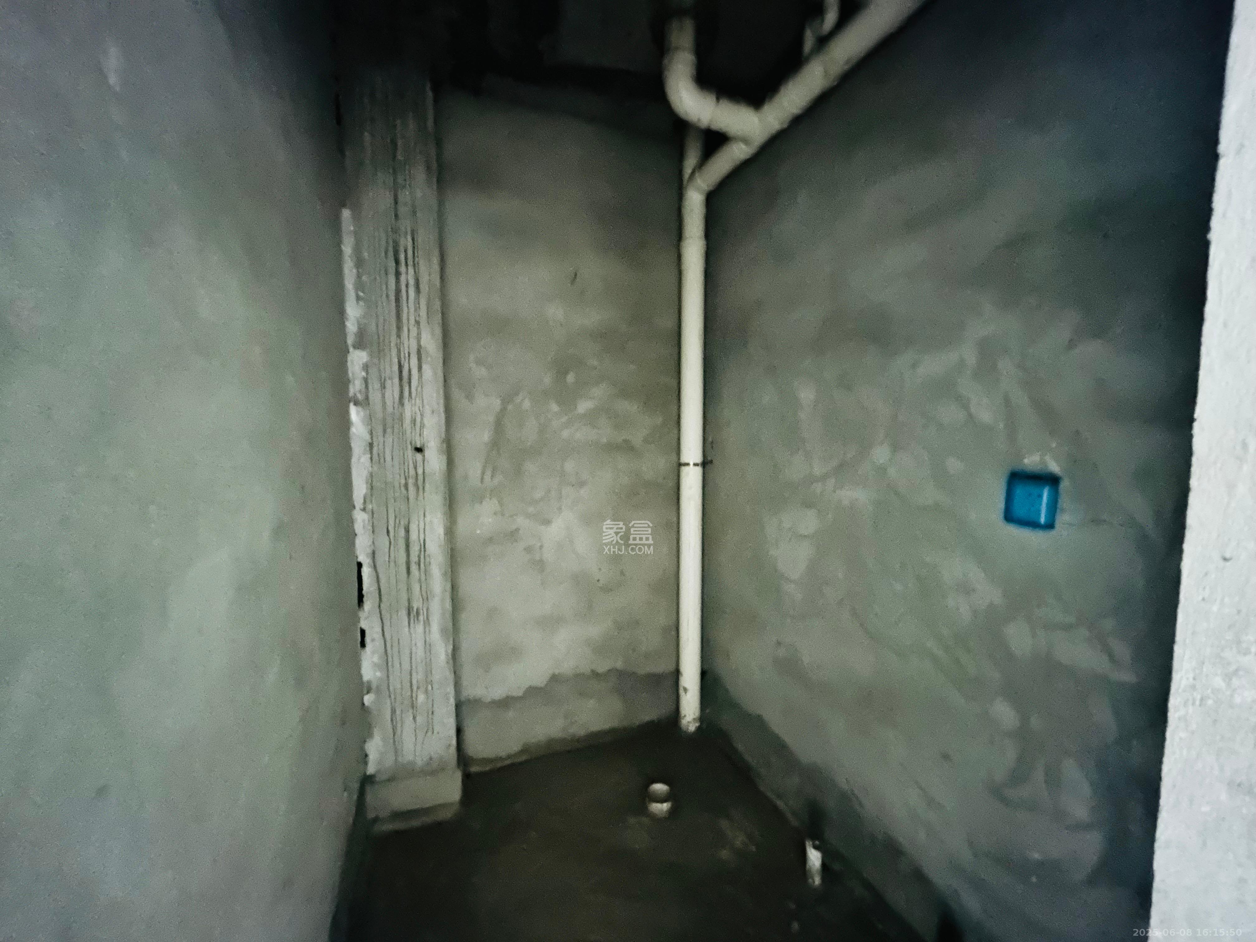 春满江南 3室2厅2卫 38.0万 春满江南 3室2厅2卫 38.0万客厅