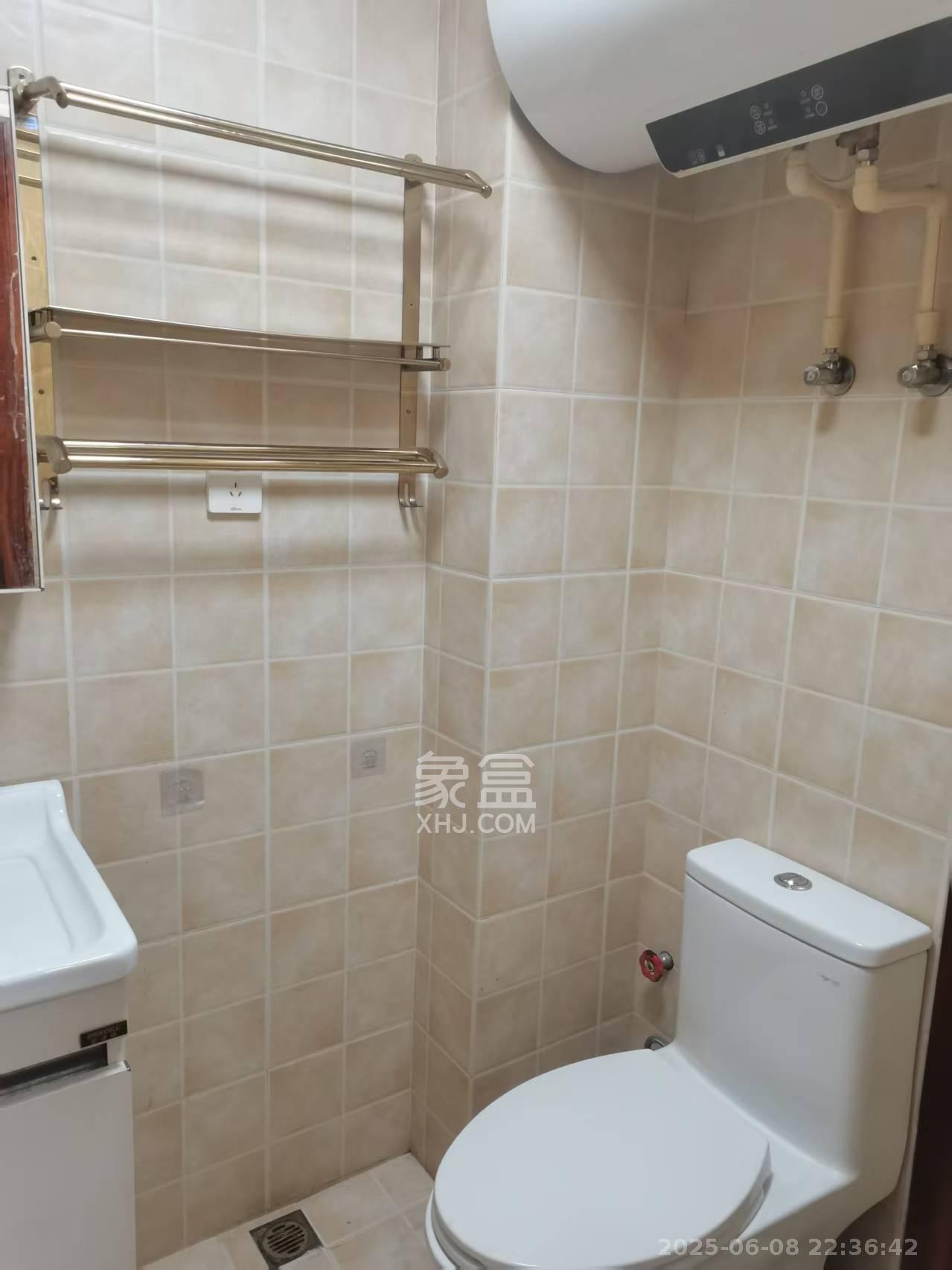 步行街大厦  1室0厅1卫   1300.00元/月室内图