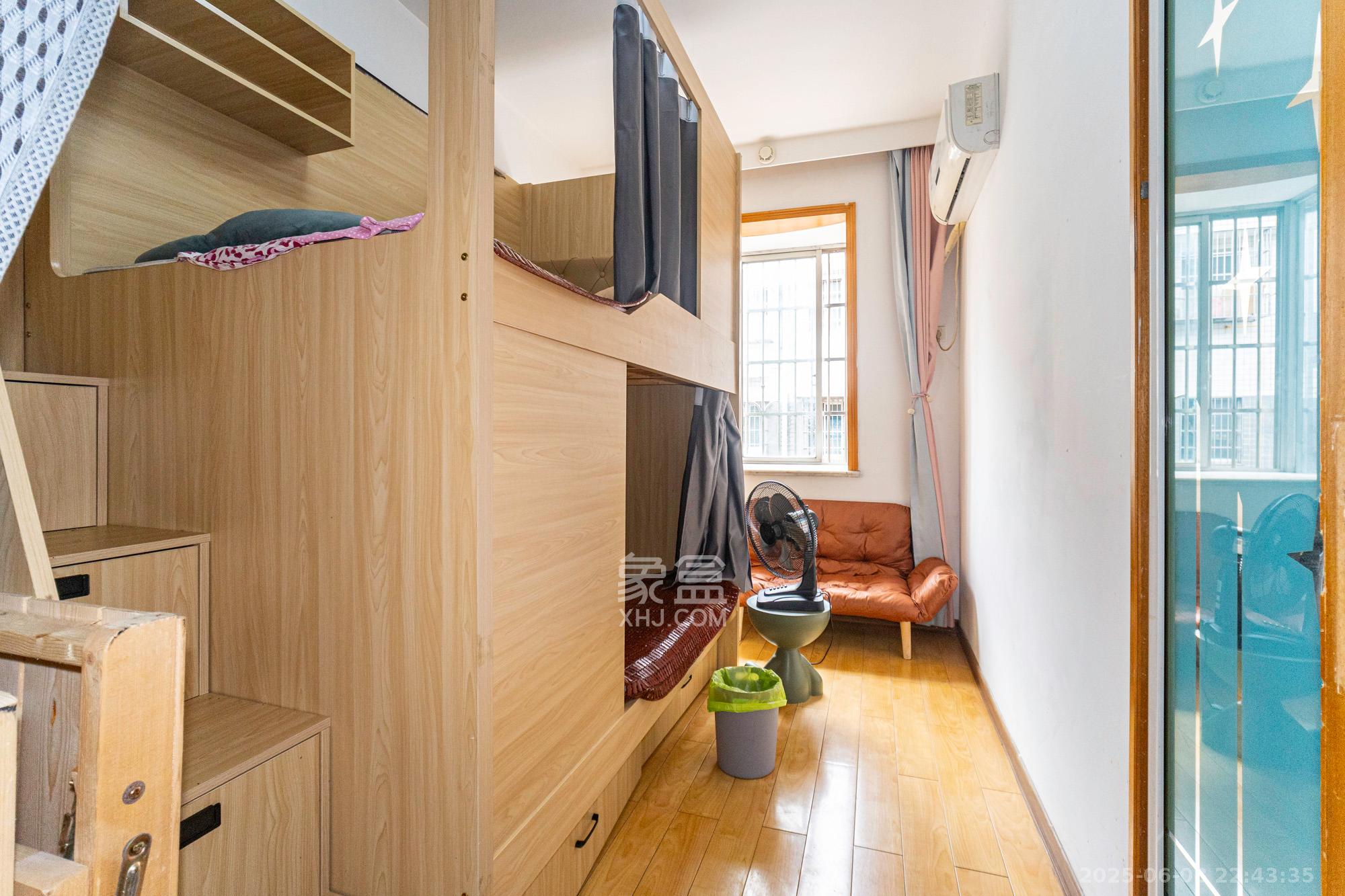 湘绣城  2室1厅1卫    38.0万 湘绣城  2室1厅1卫    38.0万卧室