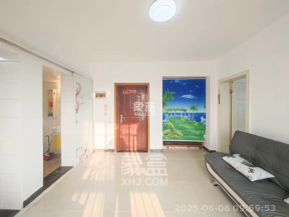 山水庭院  1室1厅1卫   1300.00元/月室内图1