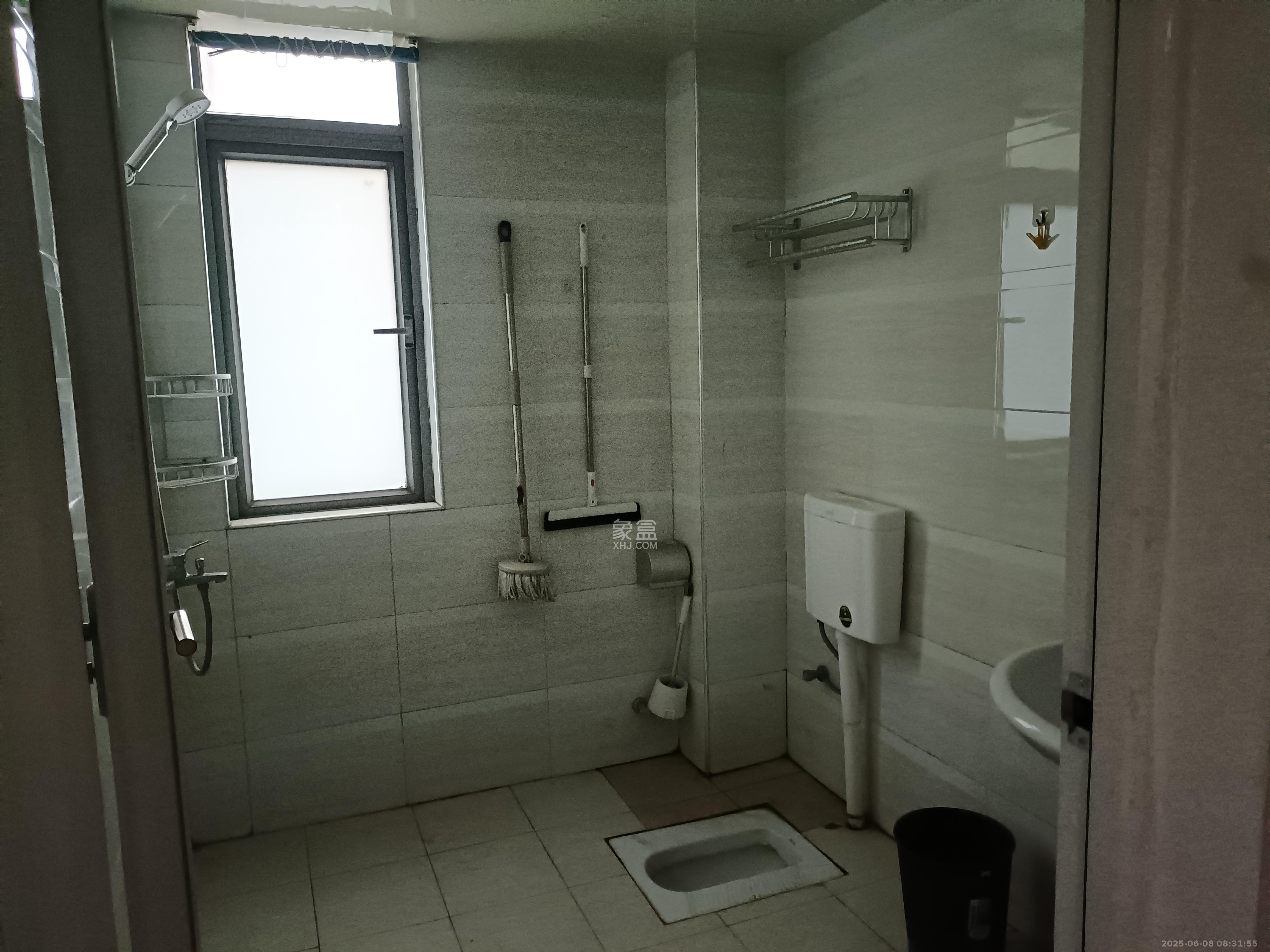 新城新世界一二三期  1室2厅1卫    2250.0元/月 新城新世界一二三期  1室2厅1卫    2250.0元/月室内图