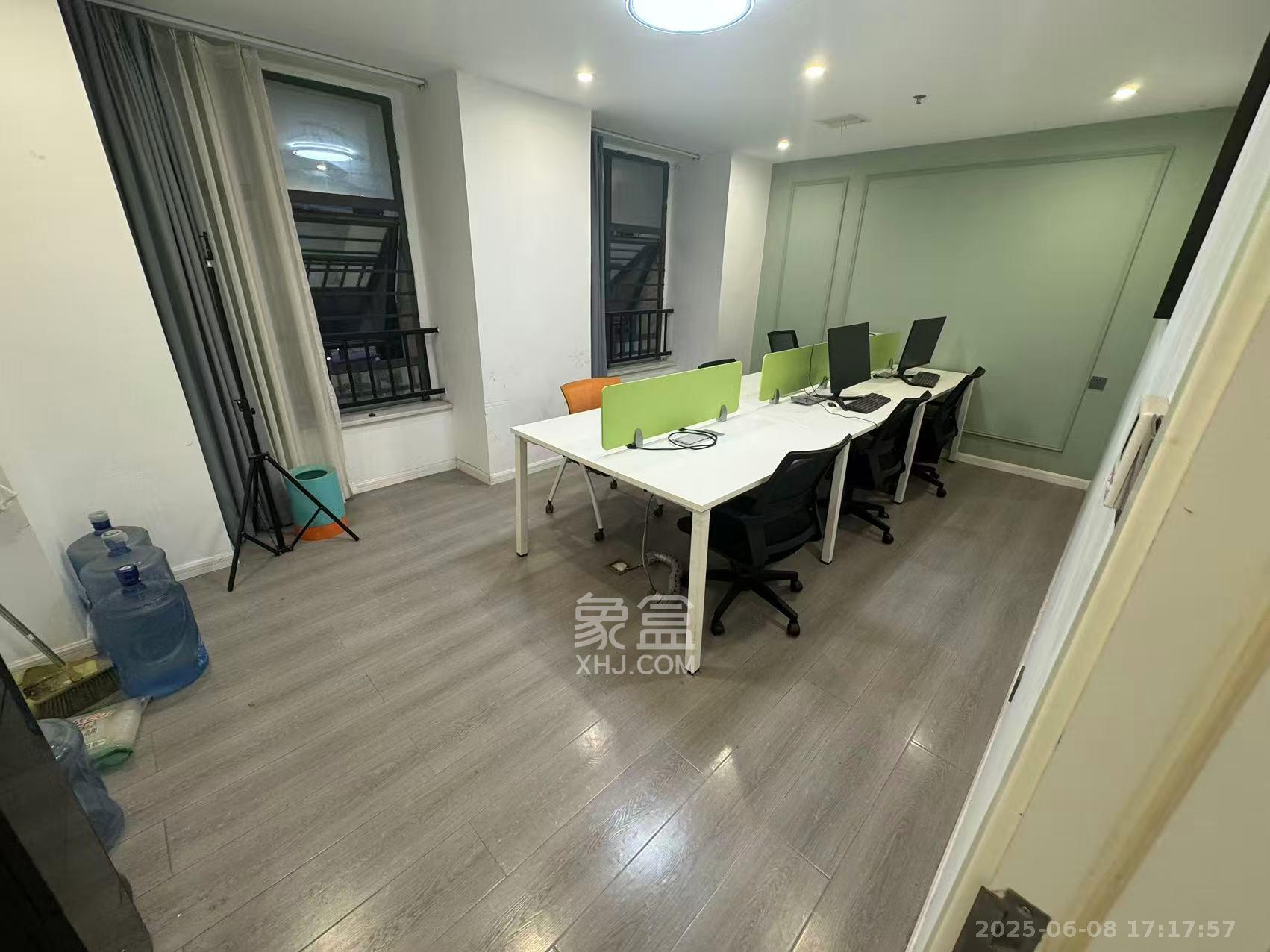 蓝湾国际广场 1室0厅0卫 5000.0元/月 蓝湾国际广场 1室0厅0卫 5000.0元/月室内图