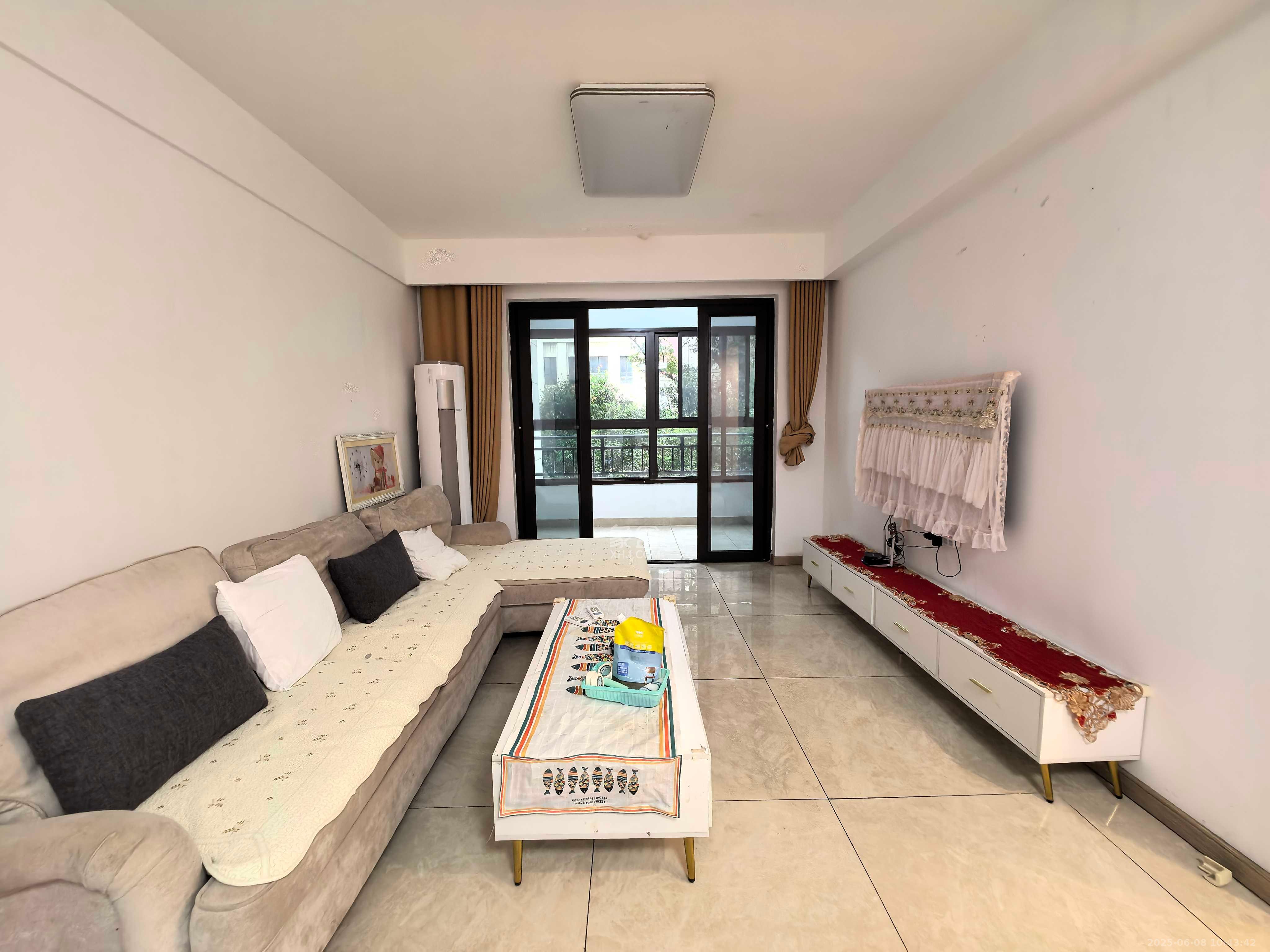 新城国际花都  3室2厅2卫    1700.0元/月 新城国际花都  3室2厅2卫    1700.0元/月室内图