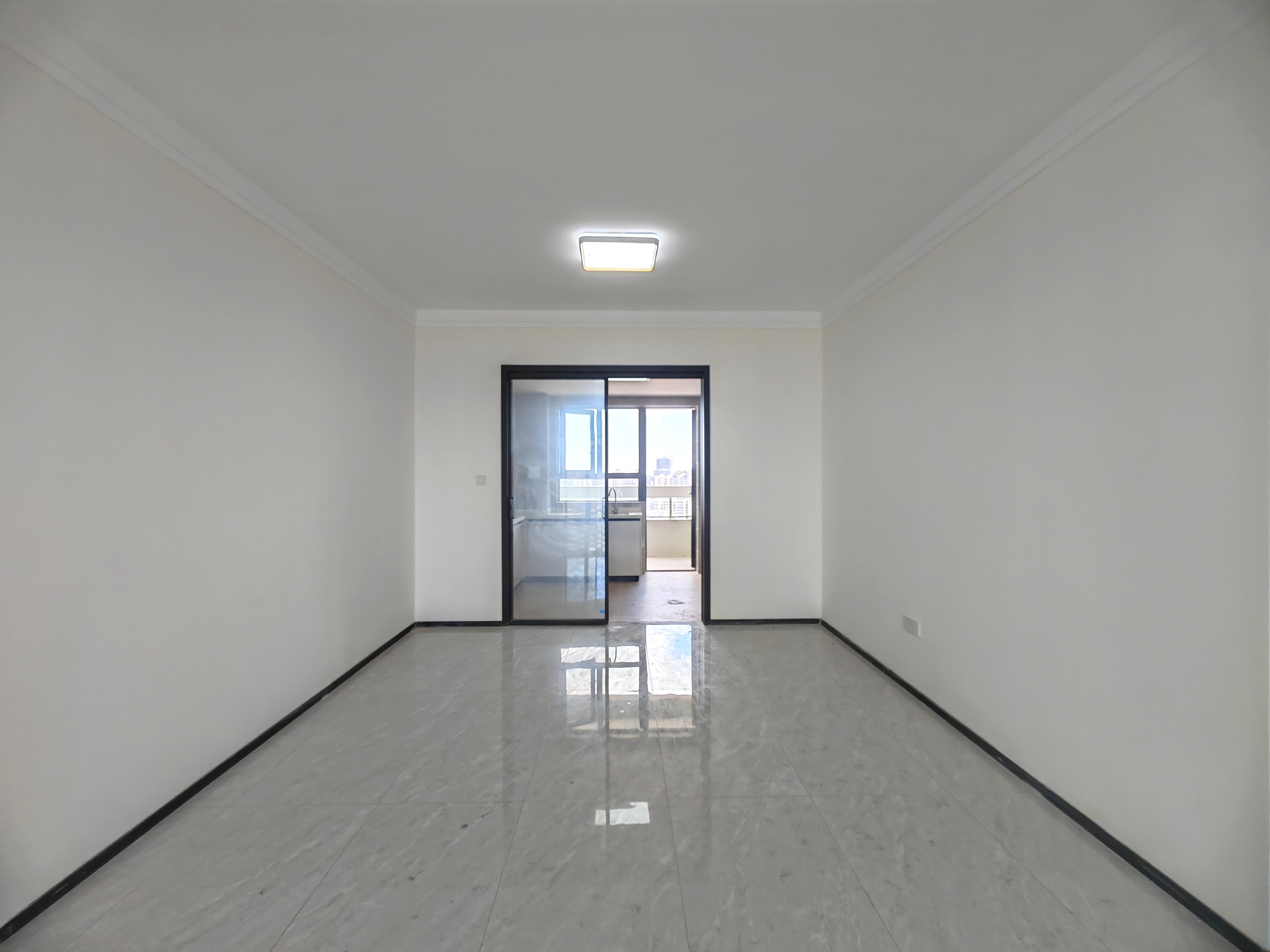 海府大院(海府路41号) 4室2厅2卫 5500.0元/月 海府大院(海府路41号) 4室2厅2卫 5500.0元/月室内图