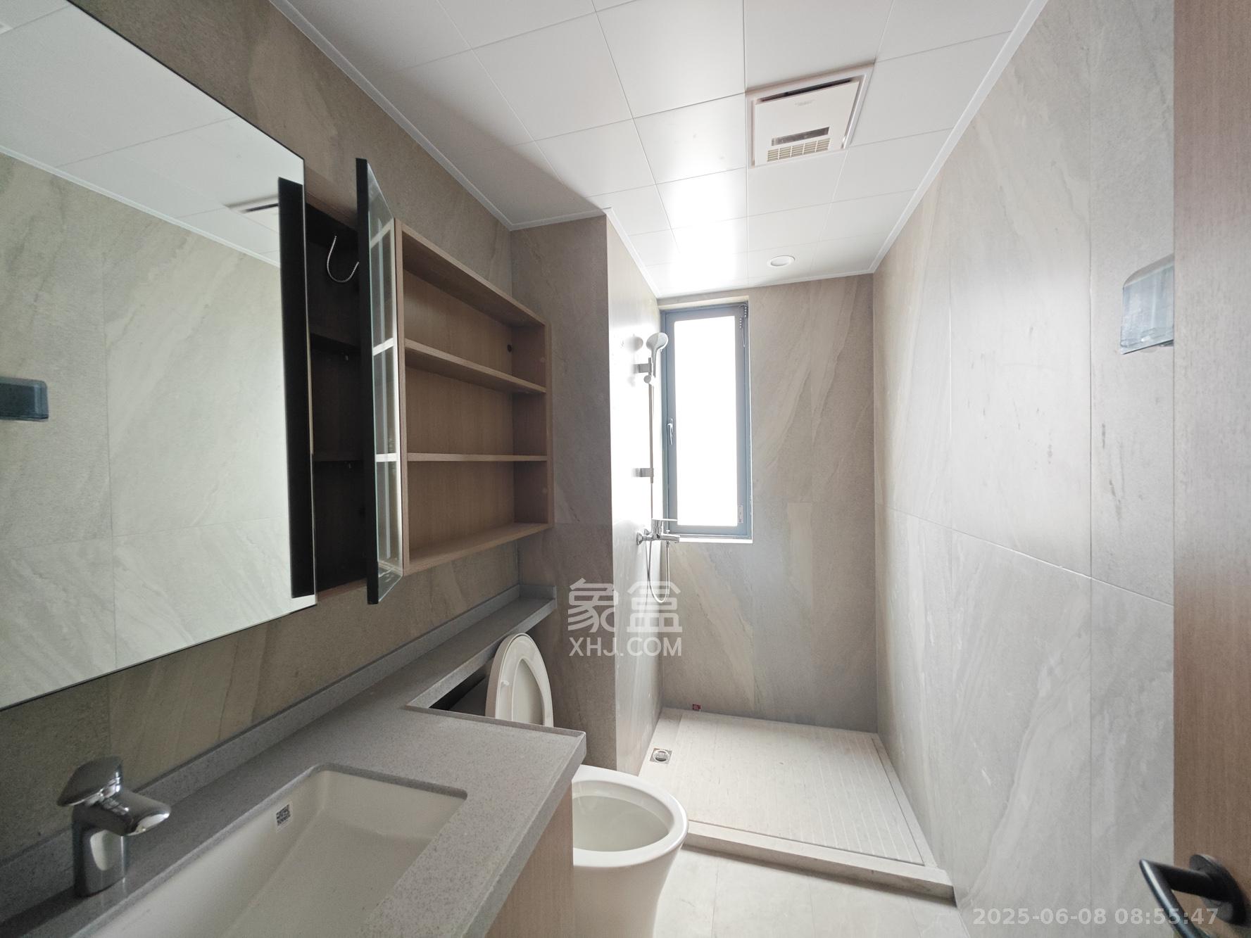 金地都会风華  4室2厅2卫    200.0万其他