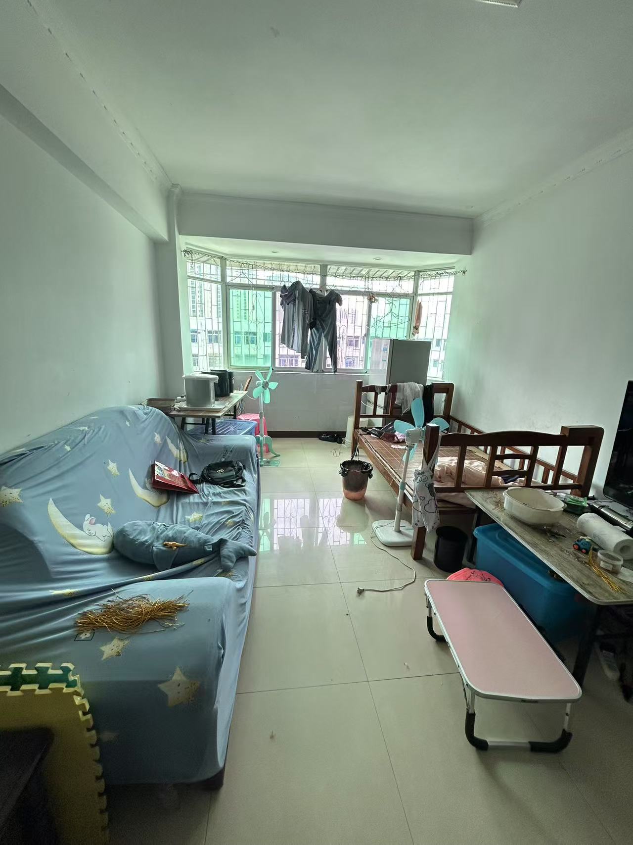 民贸大厦 3室2厅1卫 2000.0元/月 民贸大厦 3室2厅1卫 2000.0元/月室内图