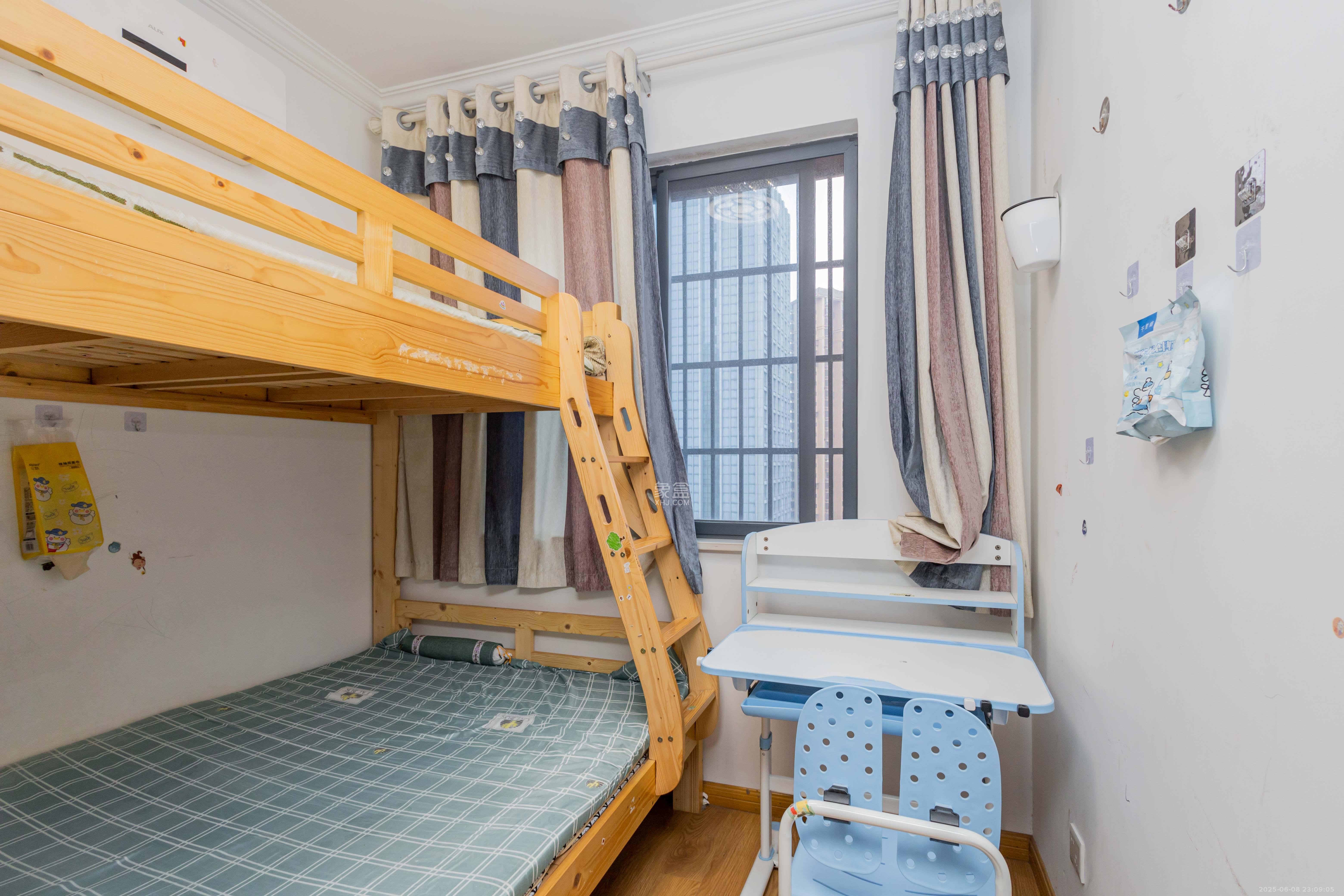 辉宏橄榄城  3室2厅1卫    65.0万 辉宏橄榄城  3室2厅1卫    65.0万卧室