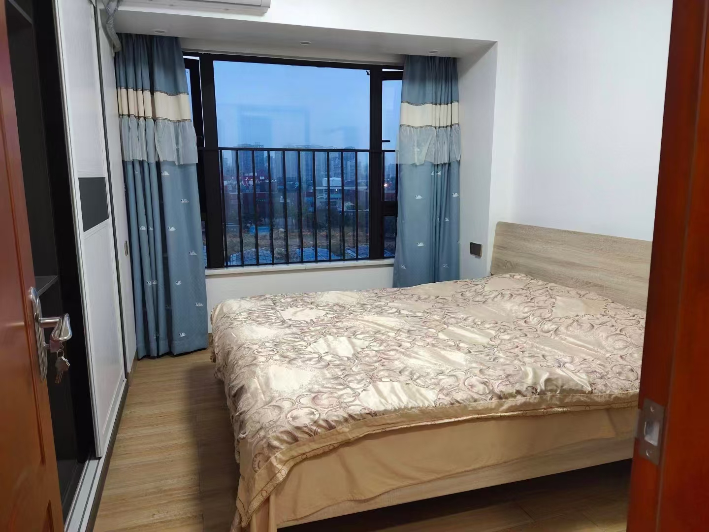 保利中央海岸一二期  3室2厅2卫    190.0万 保利中央海岸一二期  3室2厅2卫    190.0万室内图