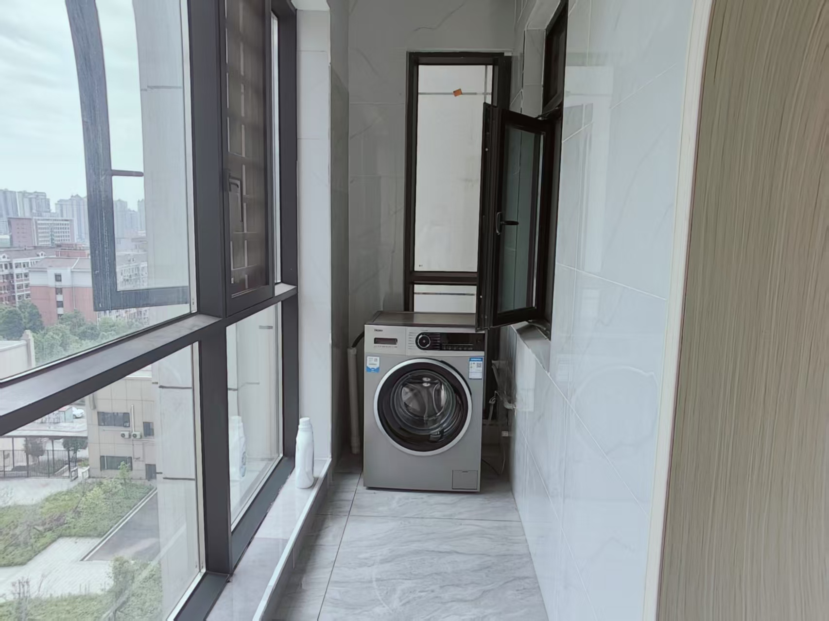 高新活力城 3室2厅2卫 2280.0元/月 高新活力城 3室2厅2卫 2280.0元/月室内图