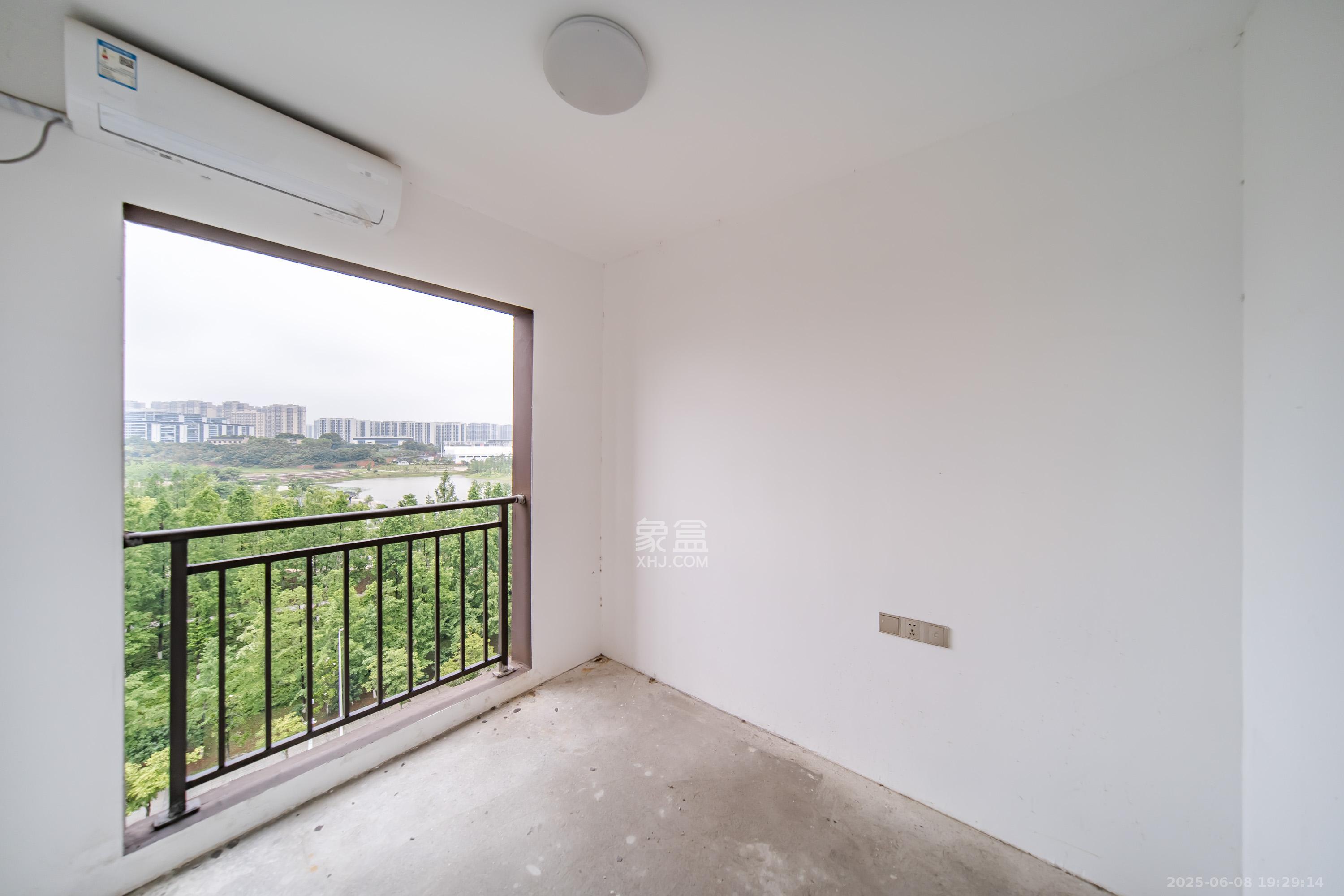 建发电建江山悦  4室2厅2卫   158.00万卧室