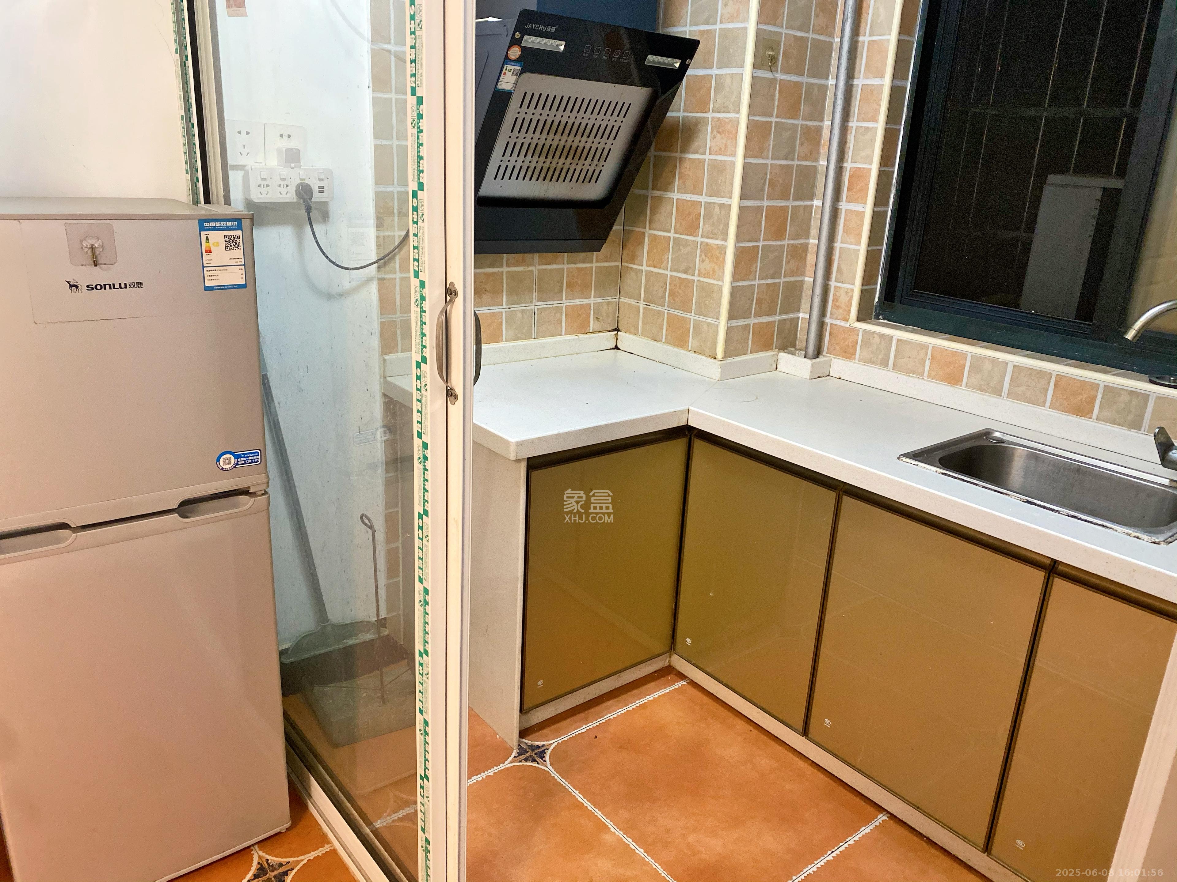 麓枫和苑  1室1厅1卫   1200.00元/月