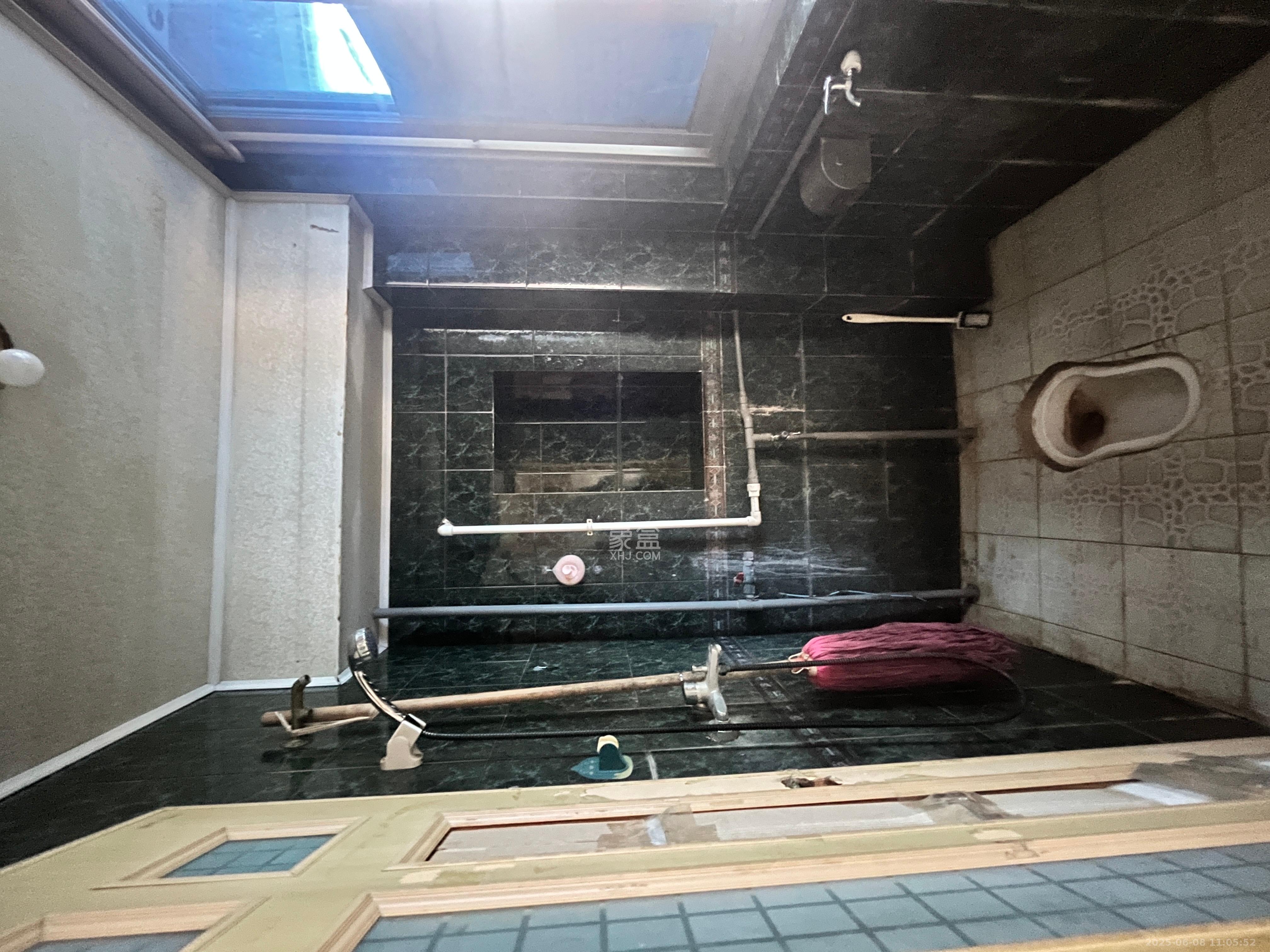 芙蓉电器城  3室2厅1卫   1500.00元/月室内图