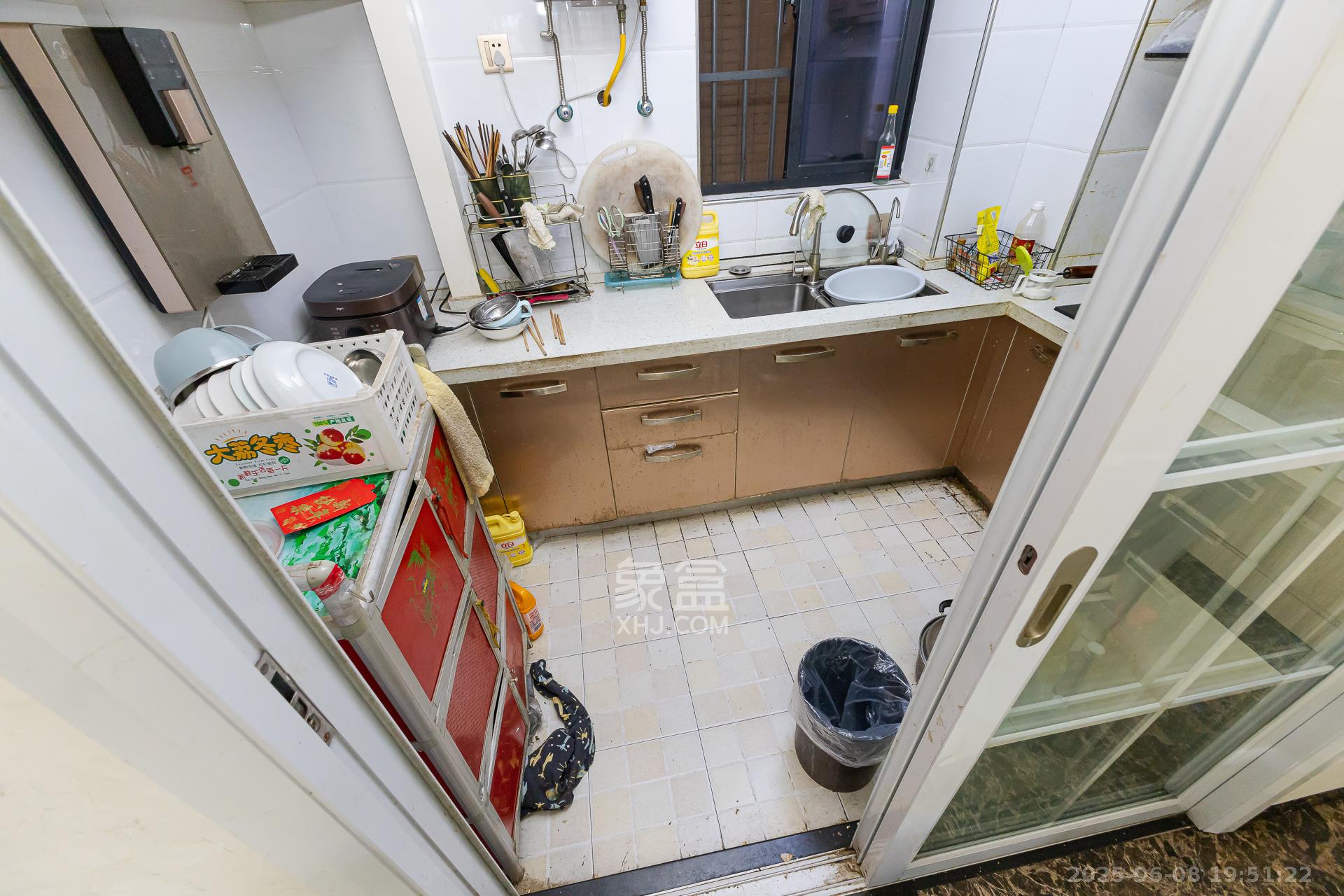 勤诚达新界 4室2厅2卫 128.0万 勤诚达新界 4室2厅2卫 128.0万厨房