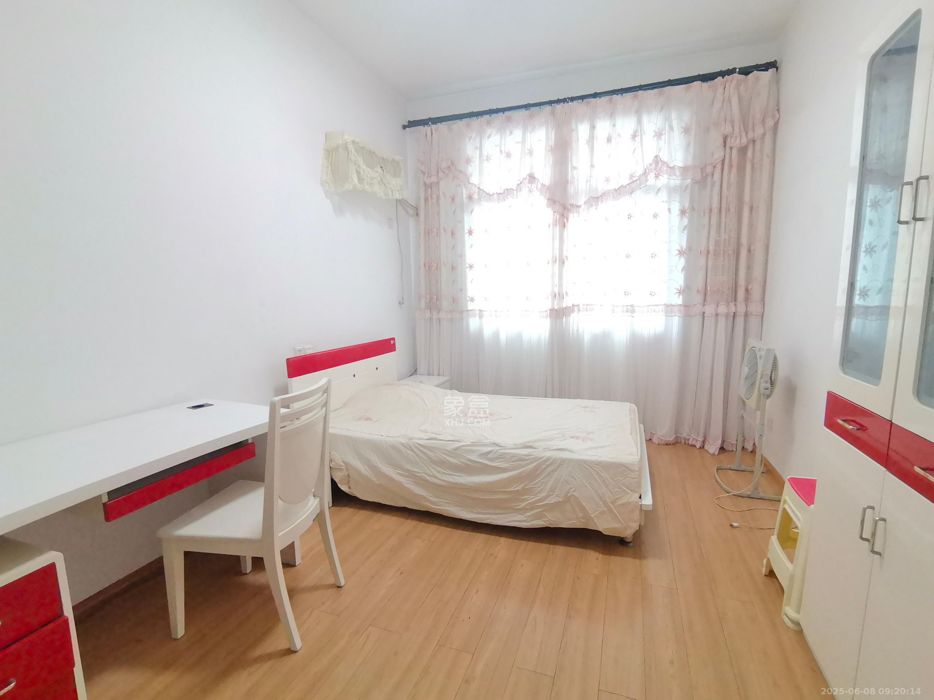 梧桐小区  3室2厅2卫   1100.00元/月室内图