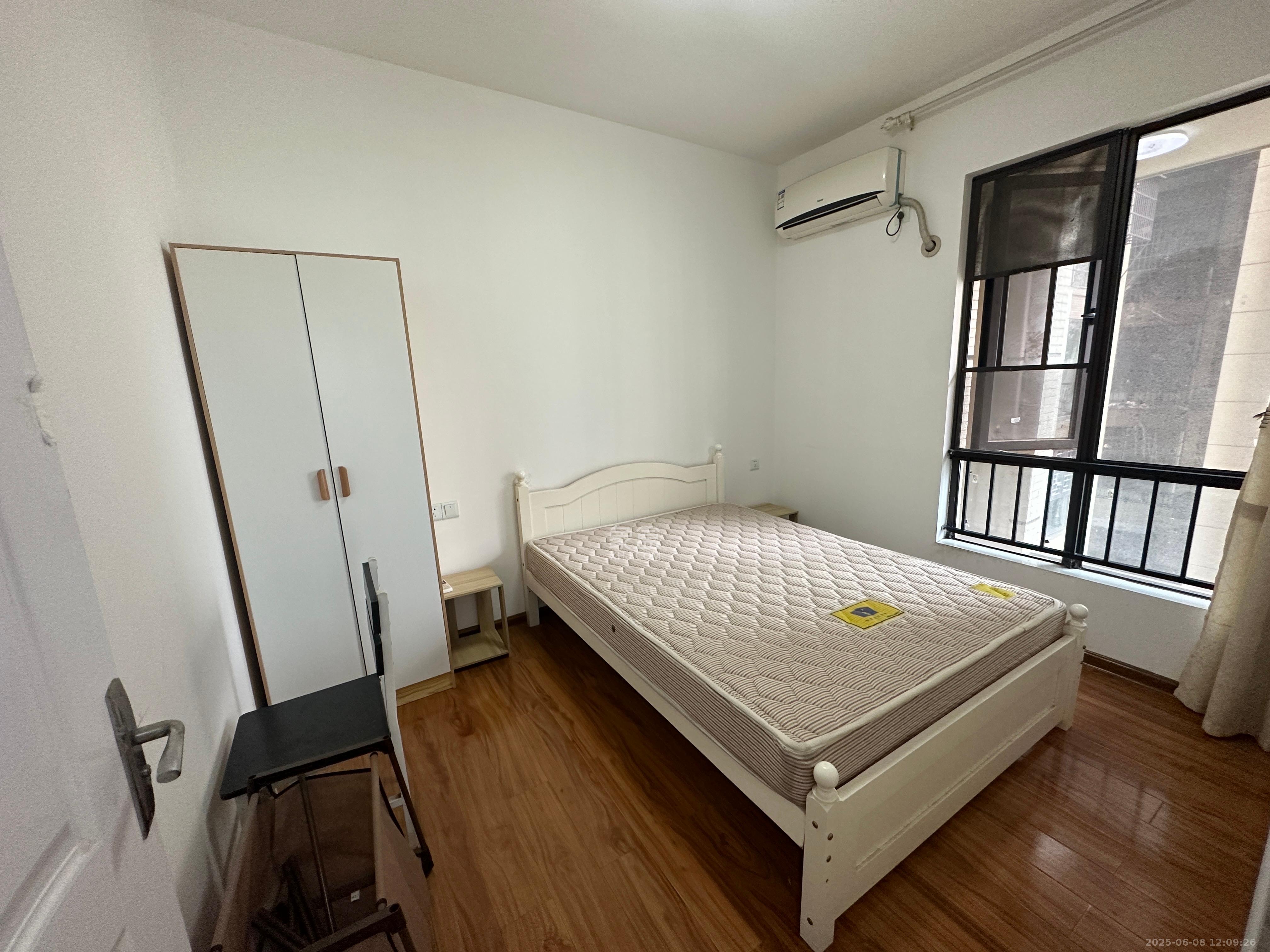 国泰九龙湾 3室2厅1卫 2300.0元/月 国泰九龙湾 3室2厅1卫 2300.0元/月室内图