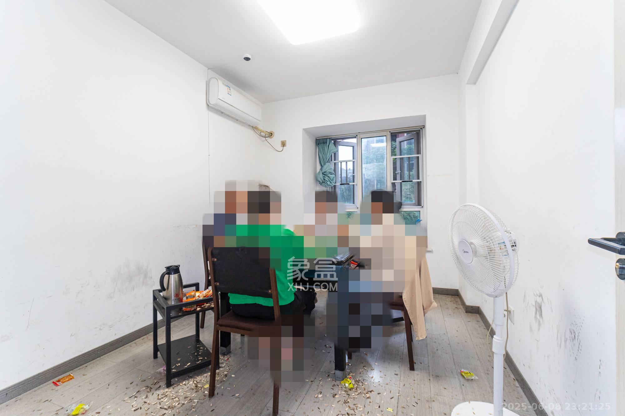 金地艺境 3室2厅2卫 75.0万 金地艺境 3室2厅2卫 75.0万卧室