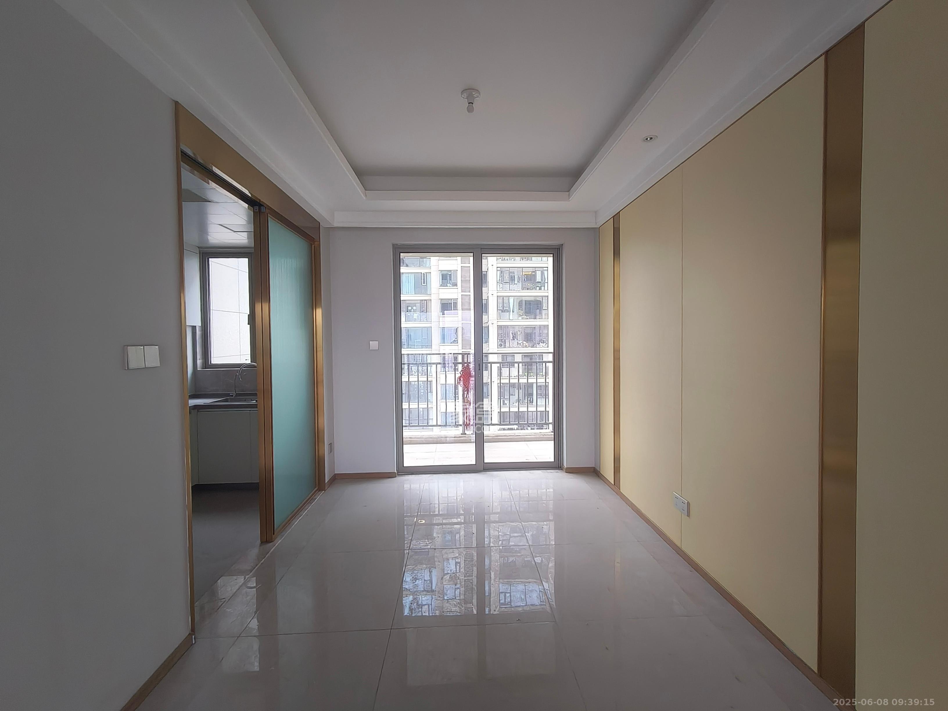 梅溪湖金茂湾 4室2厅2卫 2600.0元/月 梅溪湖金茂湾 4室2厅2卫 2600.0元/月室内图