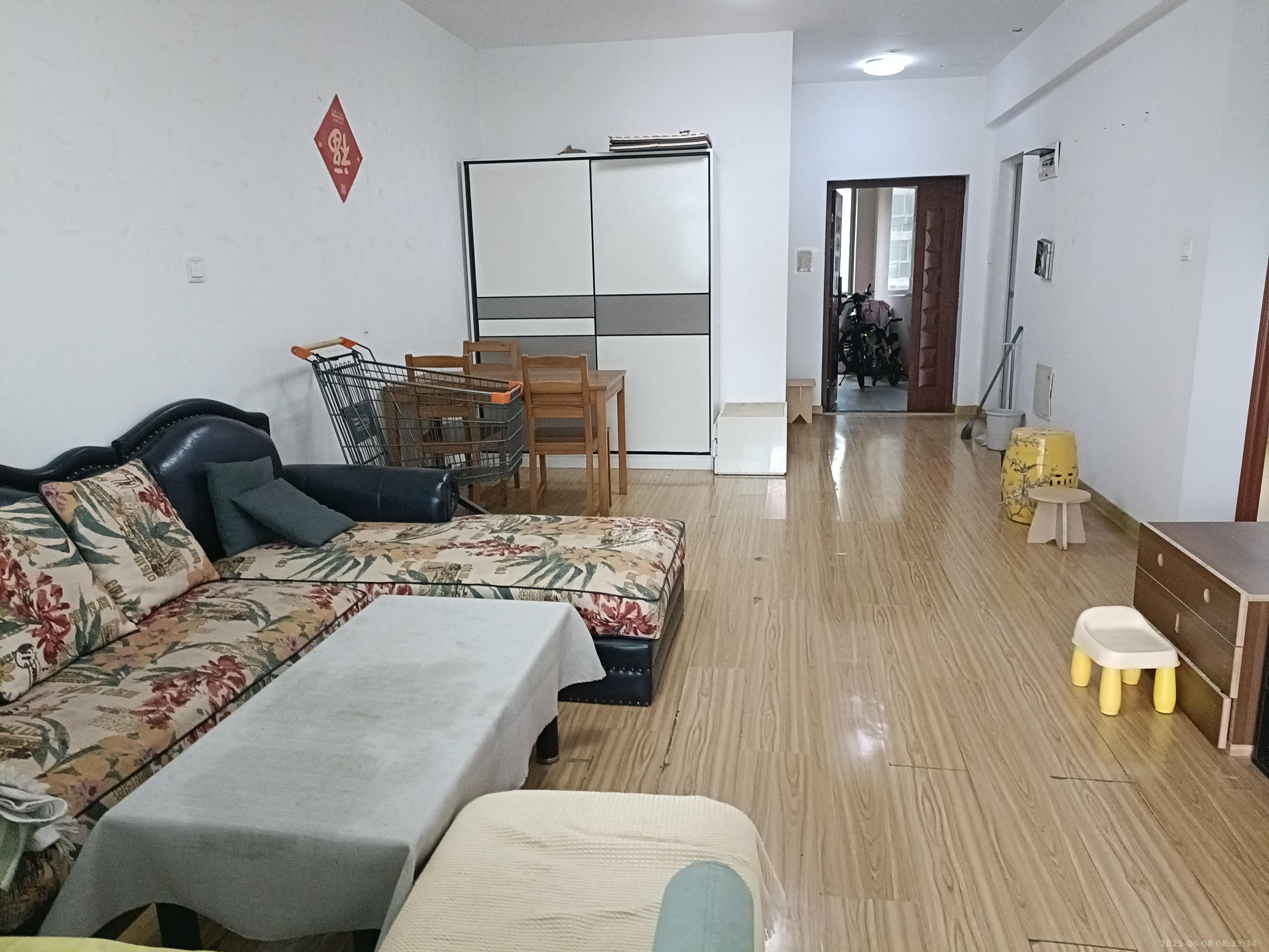 新城新世界一二三期  1室2厅1卫    2250.0元/月 新城新世界一二三期  1室2厅1卫    2250.0元/月室内图