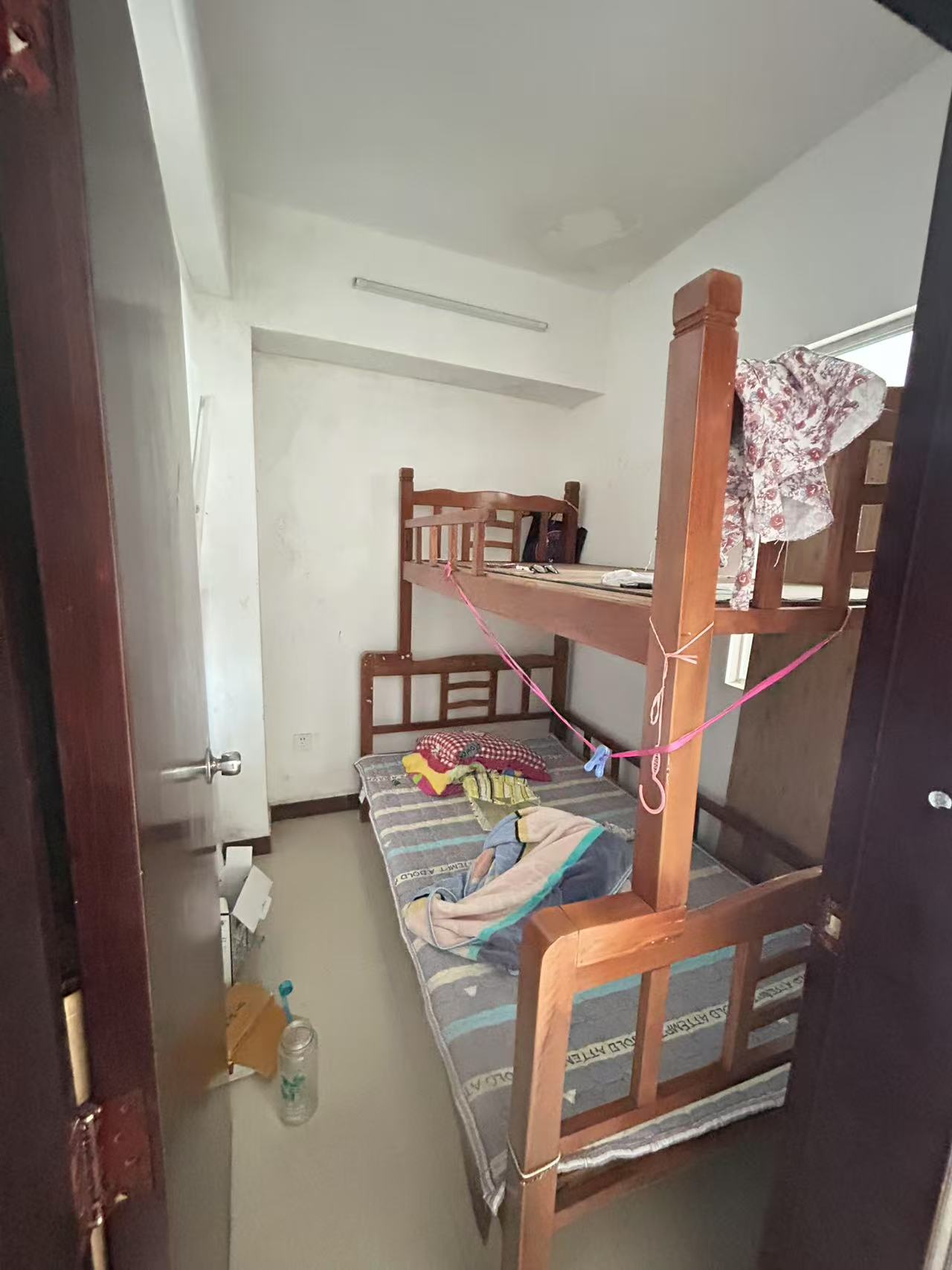 民贸大厦 3室2厅1卫 2000.0元/月 民贸大厦 3室2厅1卫 2000.0元/月室内图