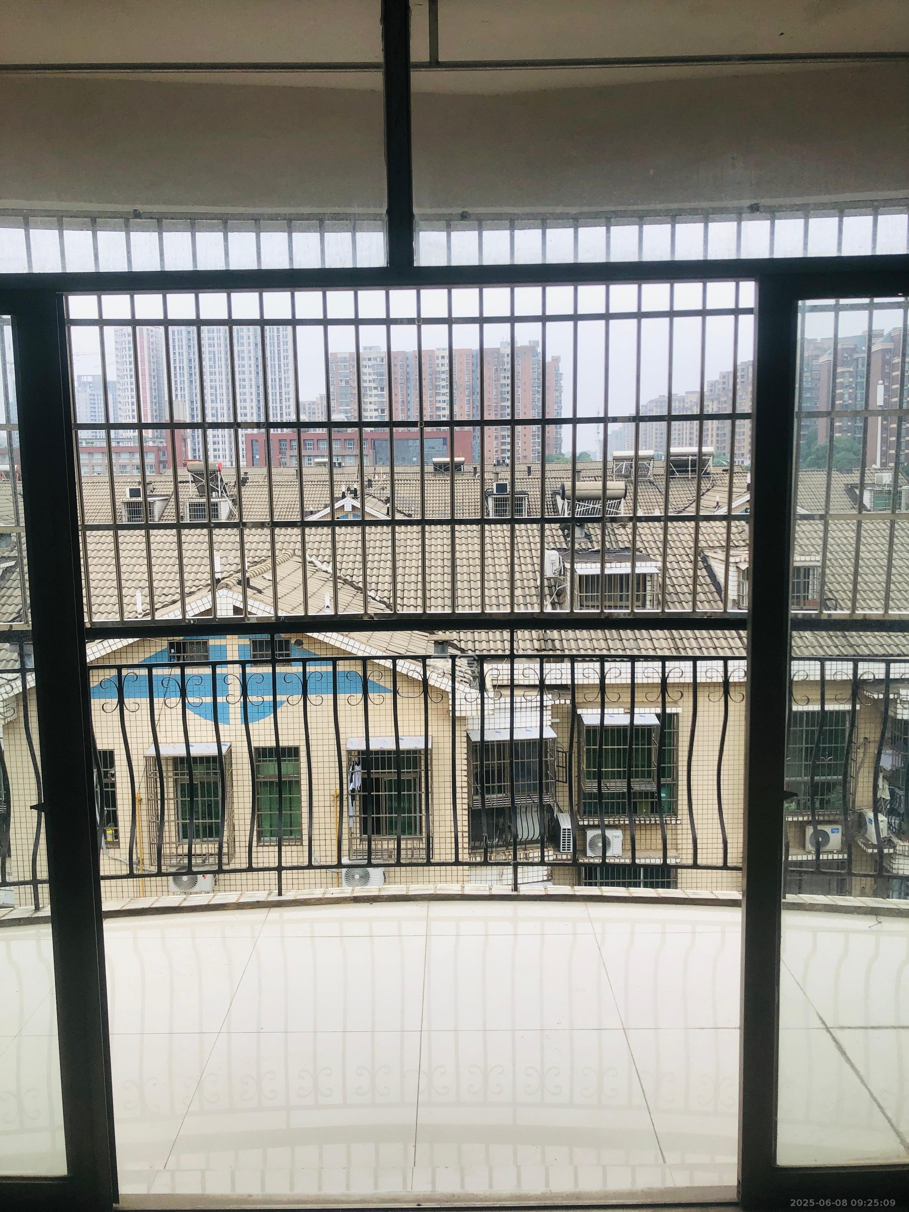 高升小区 1室1厅1卫 1280.0元/月 高升小区 1室1厅1卫 1280.0元/月室内图