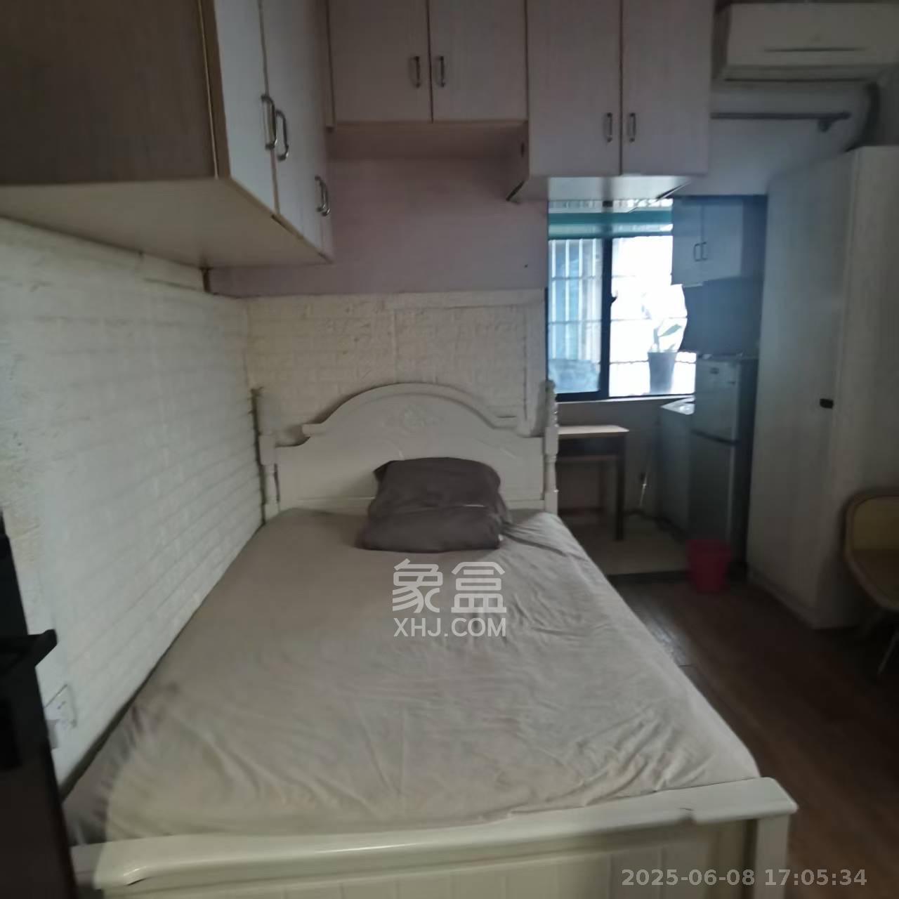 长盛上东区 1室1厅1卫 1200.0元/月 长盛上东区 1室1厅1卫 1200.0元/月室内图