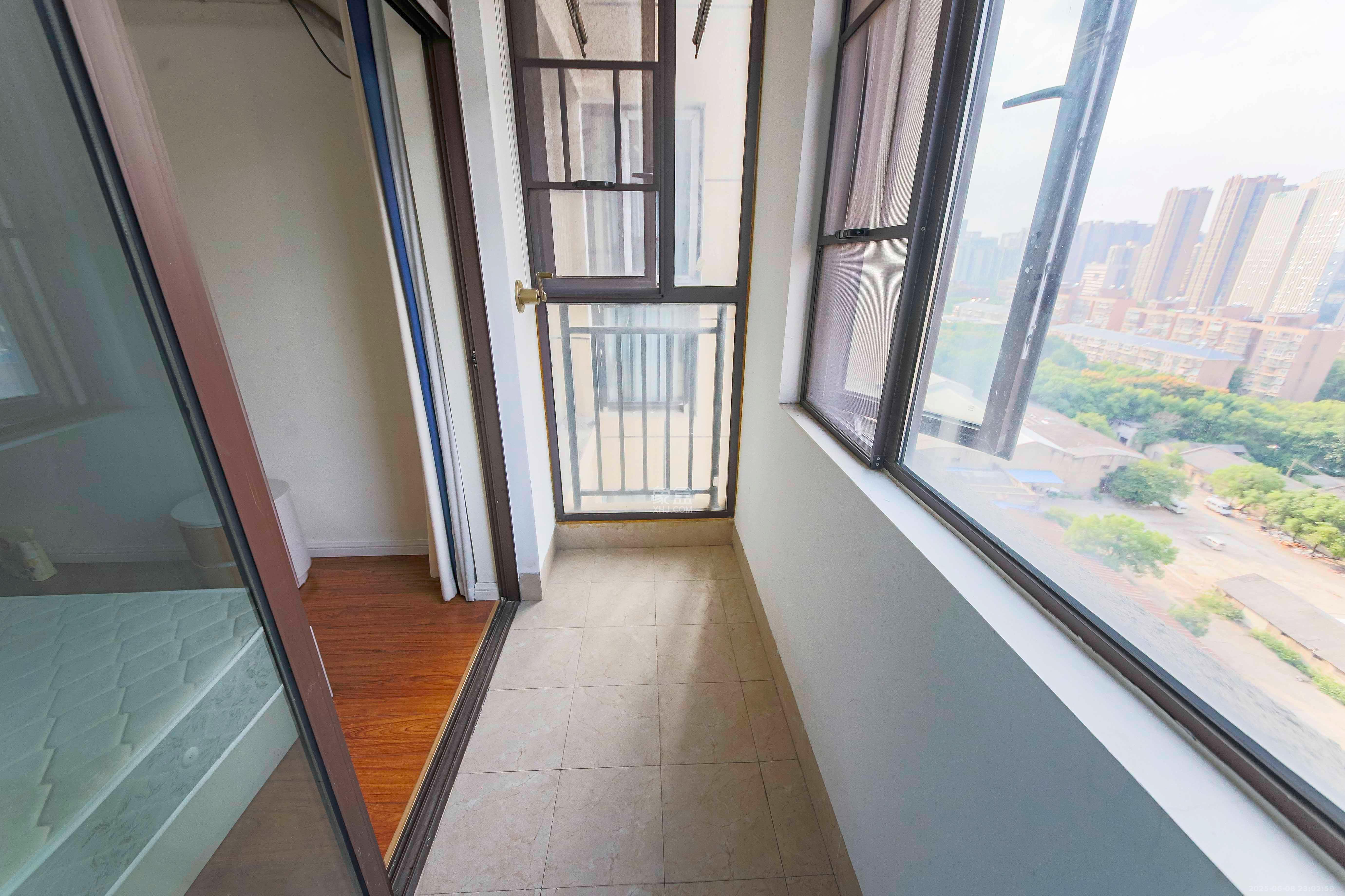 中建信和城 1室1厅1卫 40.0万 中建信和城 1室1厅1卫 40.0万阳台