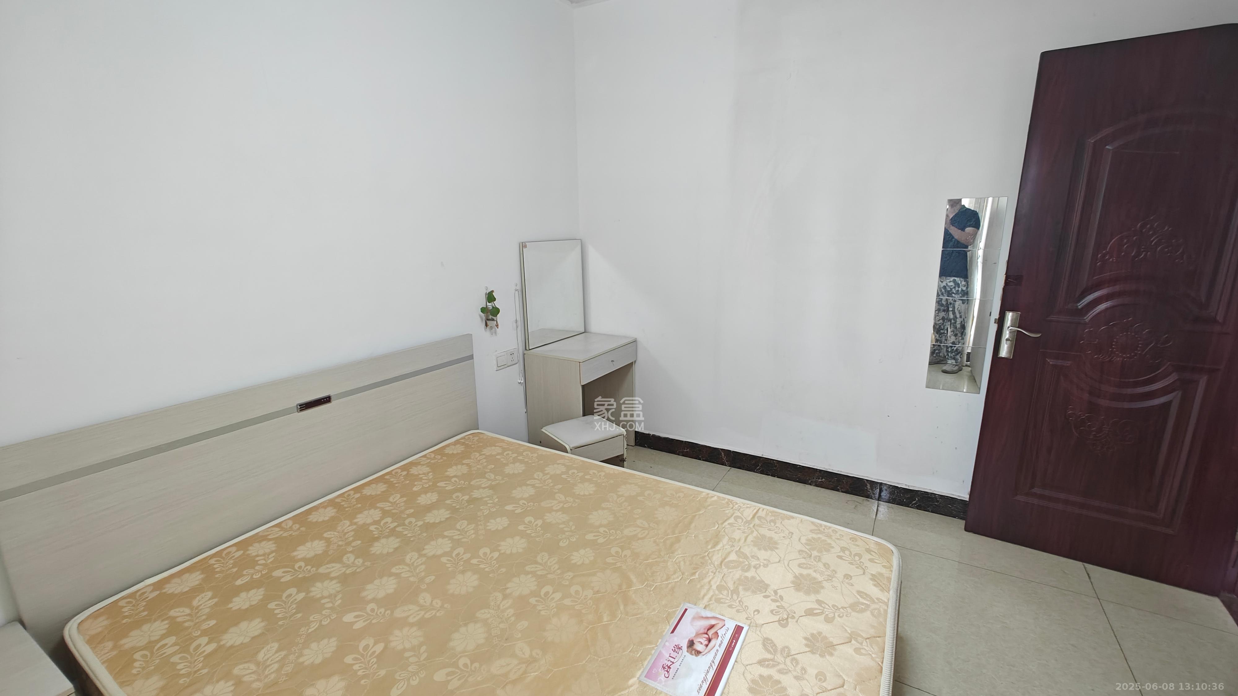 少帅府  1室1厅1卫    2500.0元/月