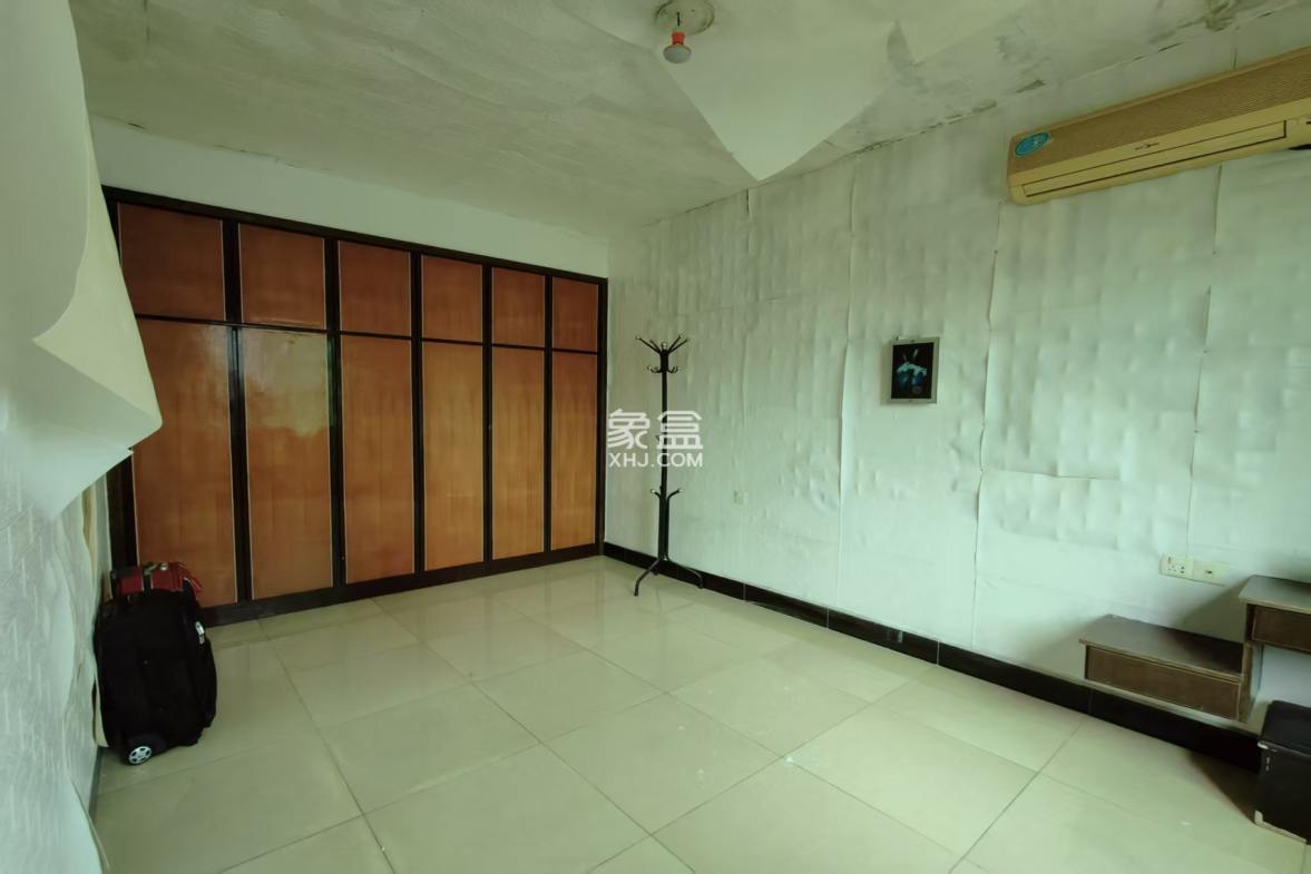 金山花园  2室2厅1卫    22.8万 金山花园  2室2厅1卫    22.8万室内图