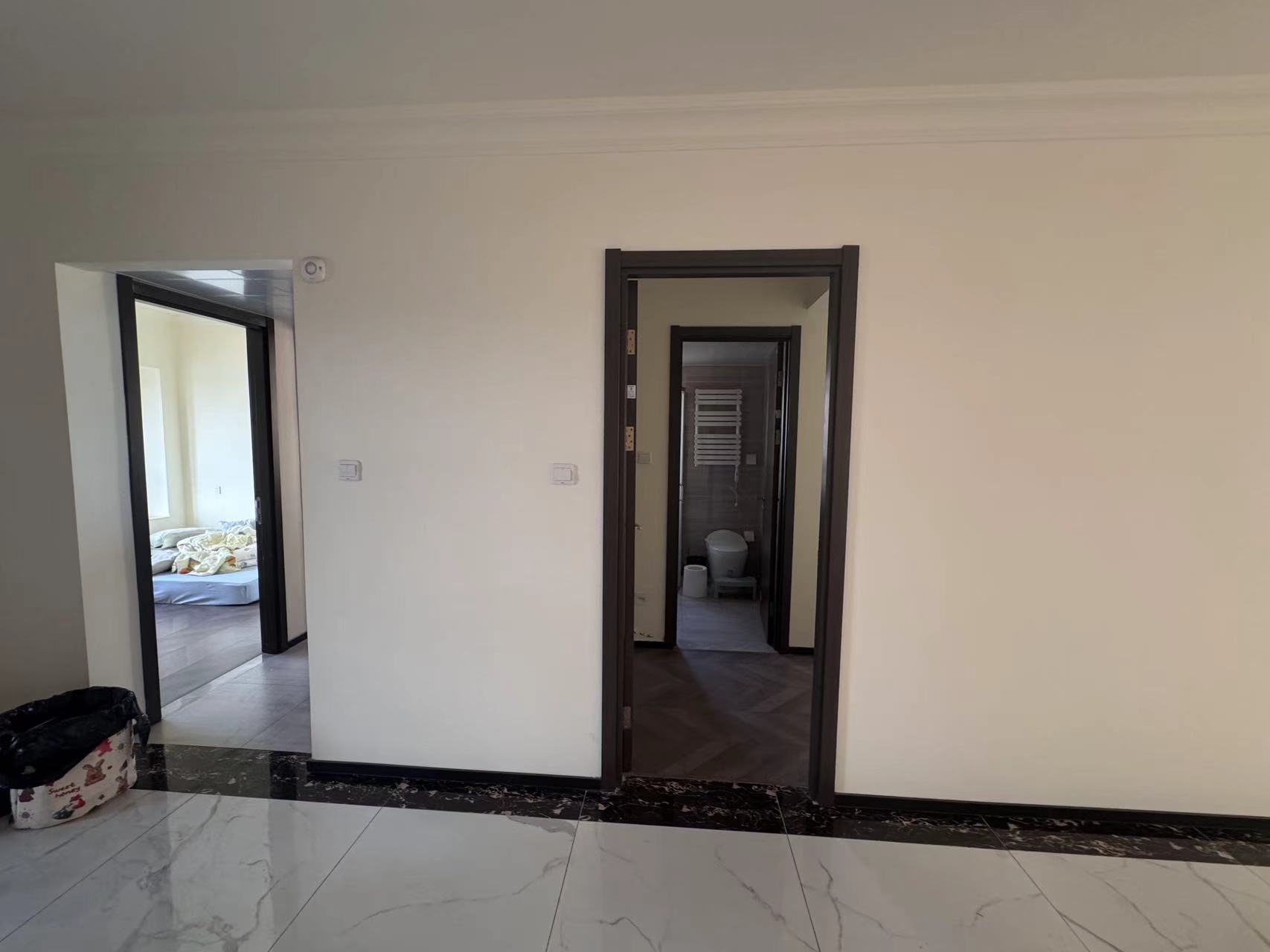 华耀碧桂园十里江湾誉峯 3室2厅2卫 2200.0元/月 华耀碧桂园十里江湾誉峯 3室2厅2卫 2200.0元/月室内图