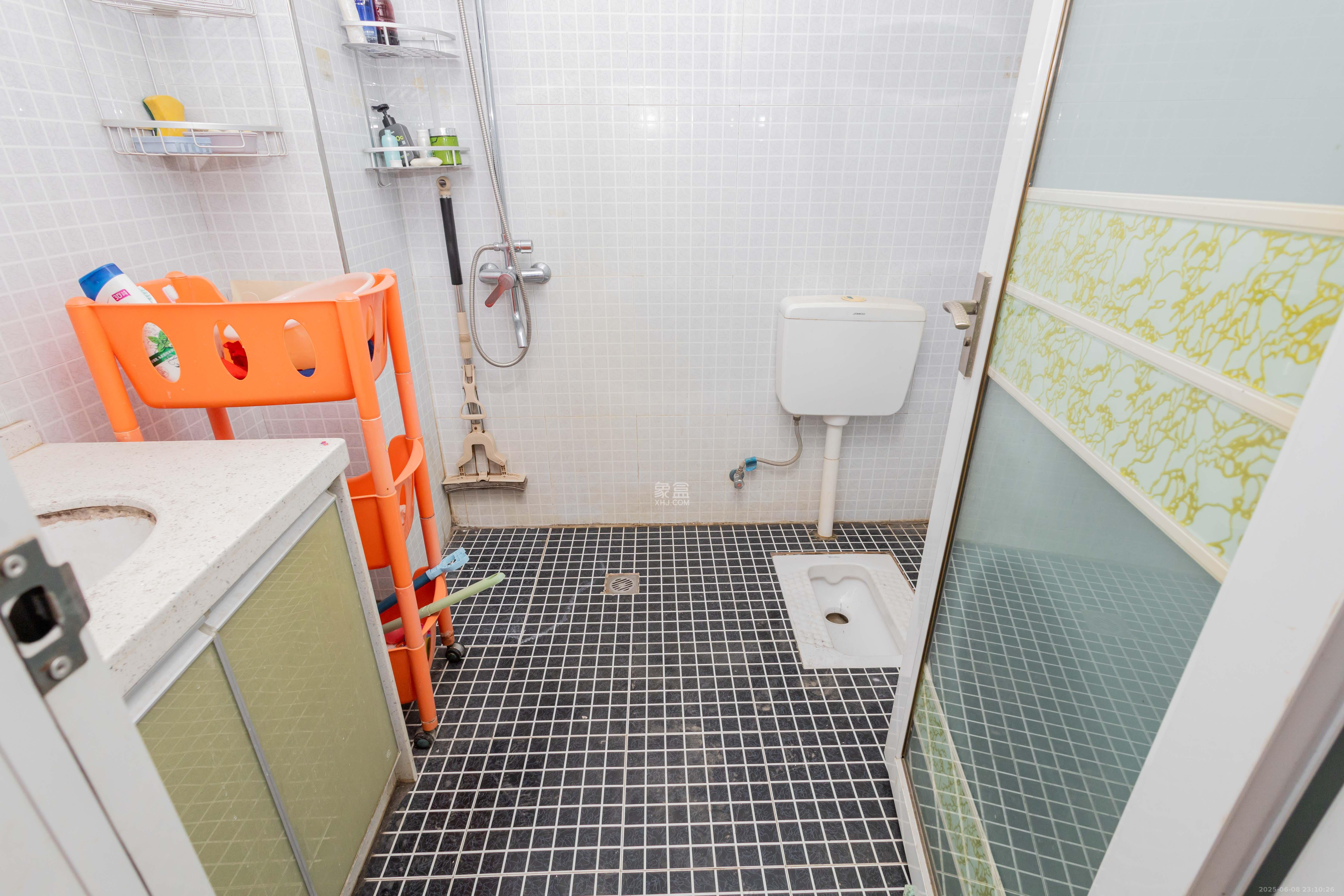 中国铁建国际城一期 3室2厅1卫 43.8万 中国铁建国际城一期 3室2厅1卫 43.8万卫生间