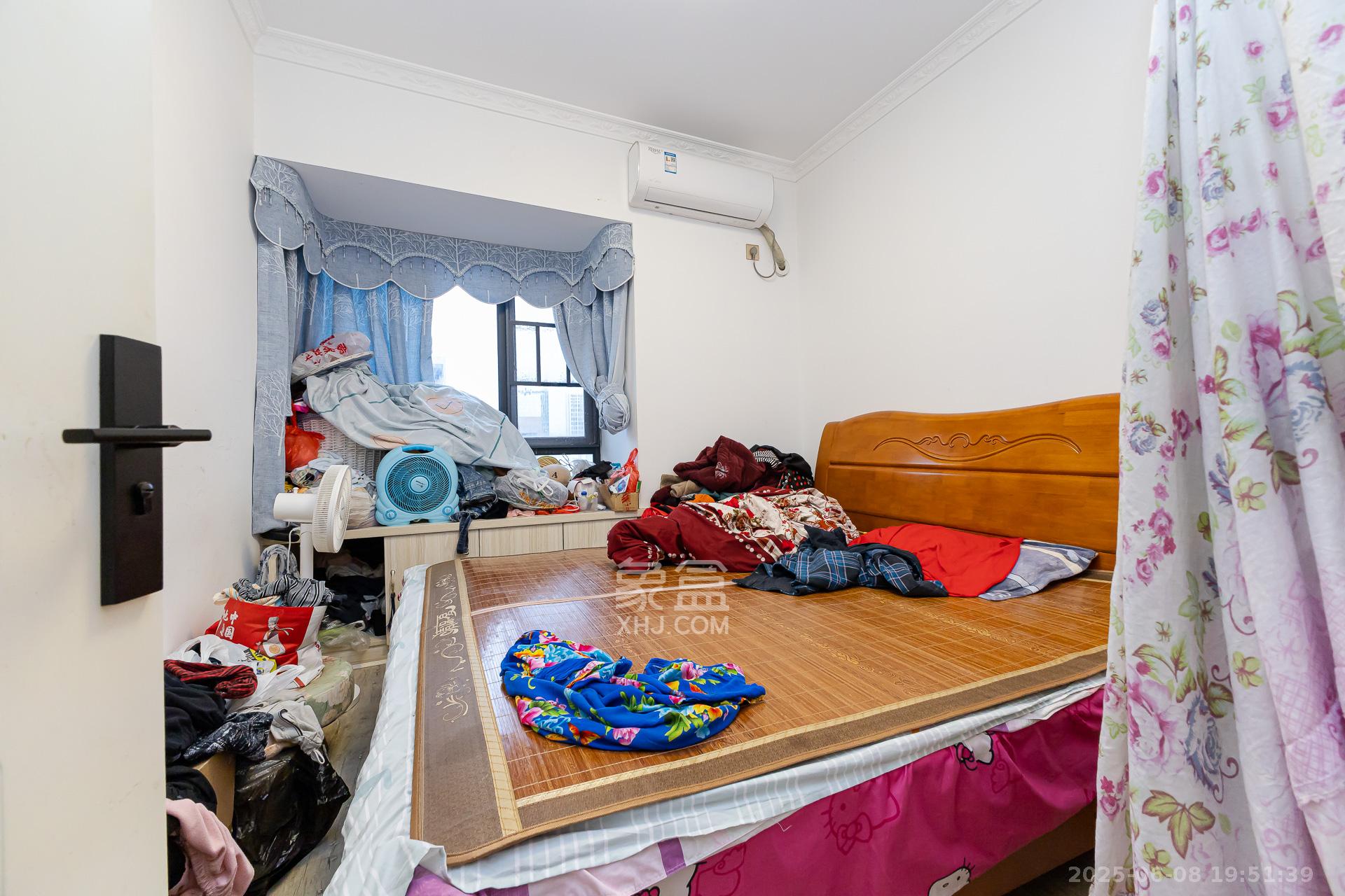 勤诚达新界 4室2厅2卫 128.0万 勤诚达新界 4室2厅2卫 128.0万卧室