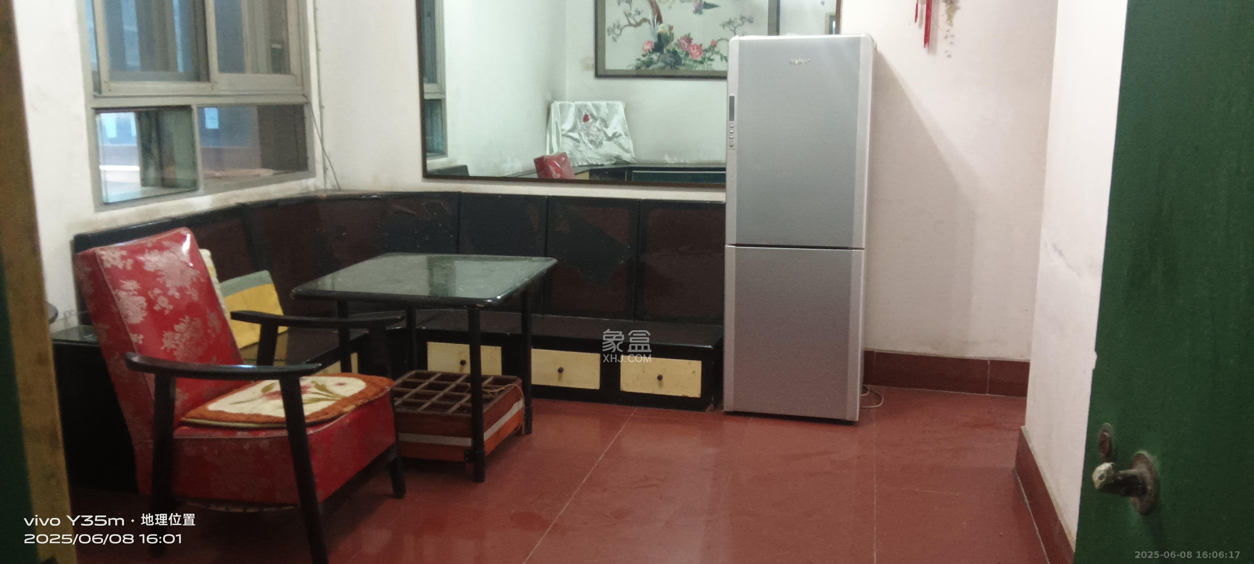 东风二村社区房  3室1厅1卫    2100.0元/月室内图