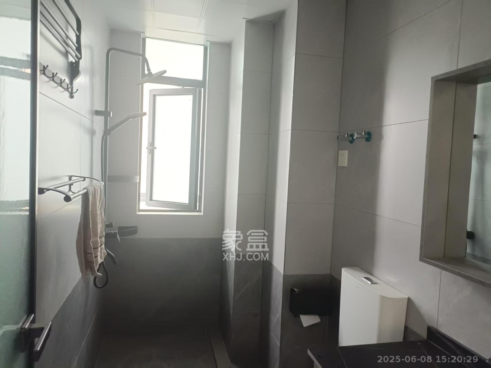 阿舍南2号(花之林大厦) 2室1厅1卫 1300.0元/月 阿舍南2号(花之林大厦) 2室1厅1卫 1300.0元/月室内图