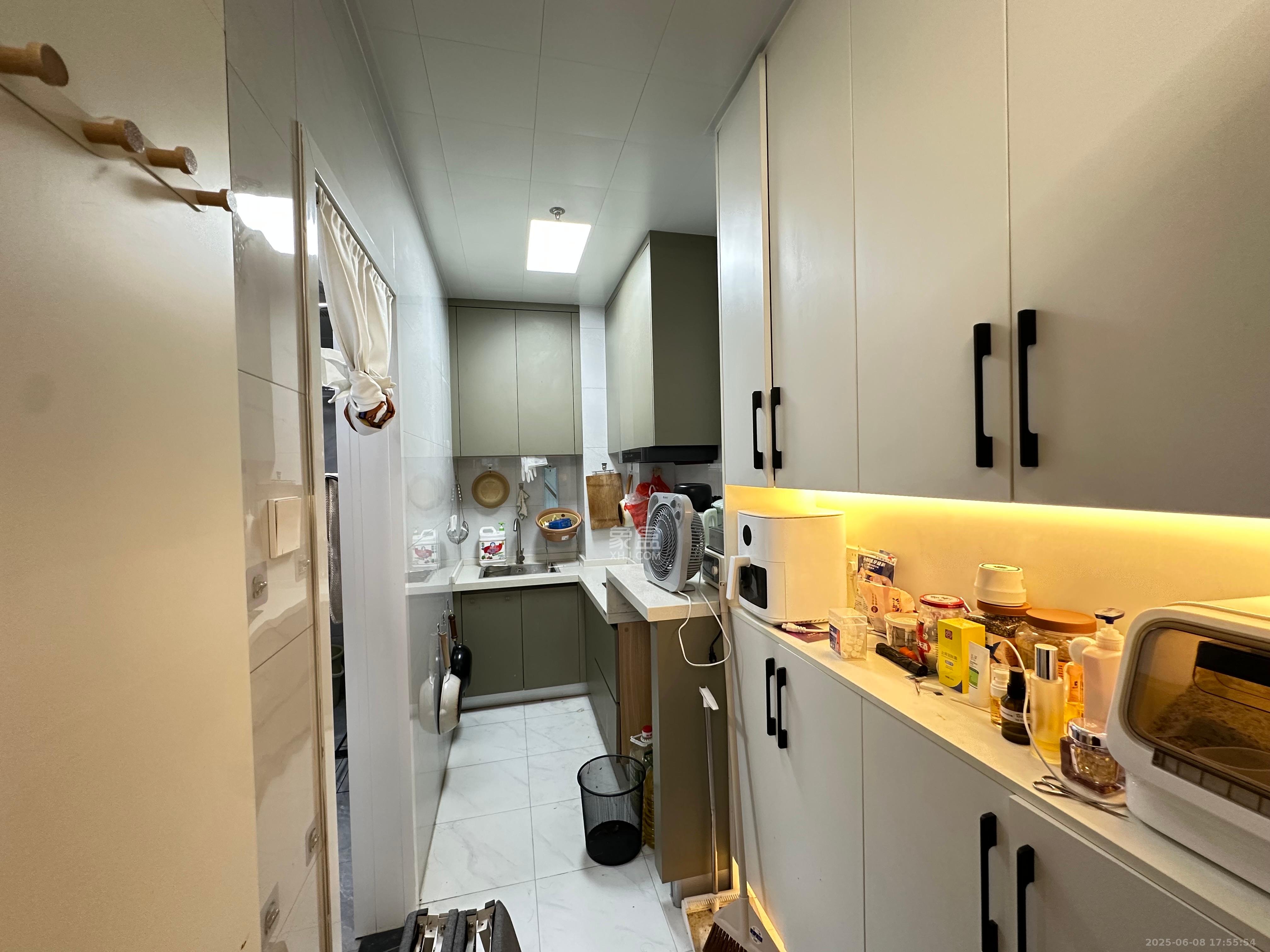 万润时光里  1室1厅1卫    1700.0元/月室内图