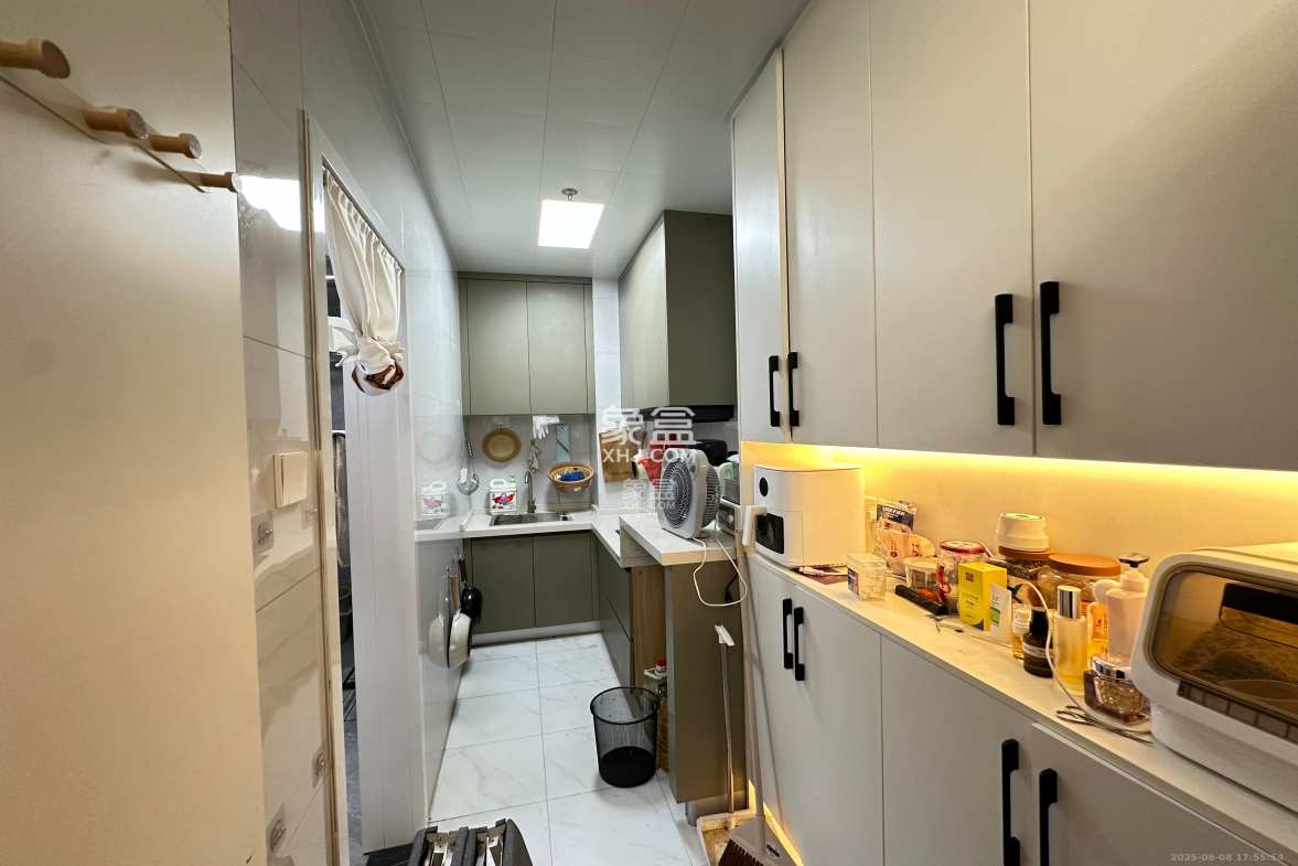 万润时光里 1室1厅1卫 1700.0元/月 万润时光里 1室1厅1卫 1700.0元/月室内图