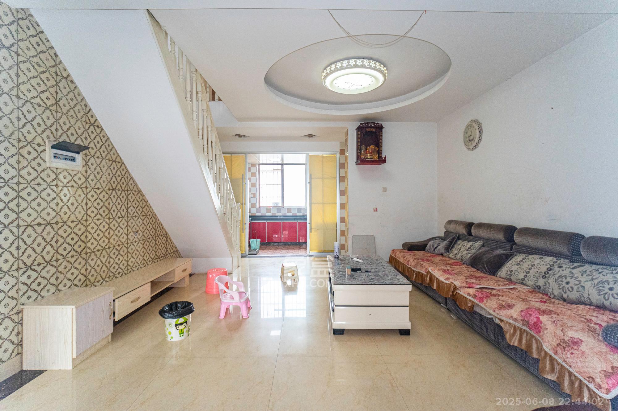 湘绣城  3室2厅1卫    35.0万 湘绣城  3室2厅1卫    35.0万