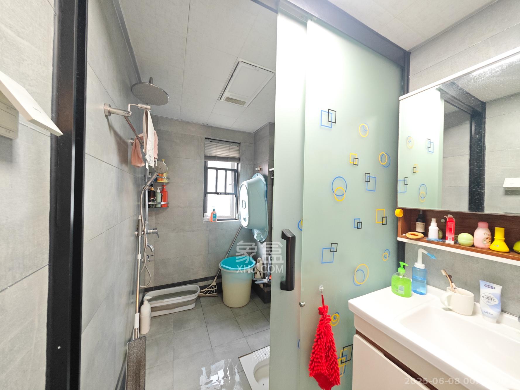 中建嘉和城  4室2厅2卫   125.00万其他
